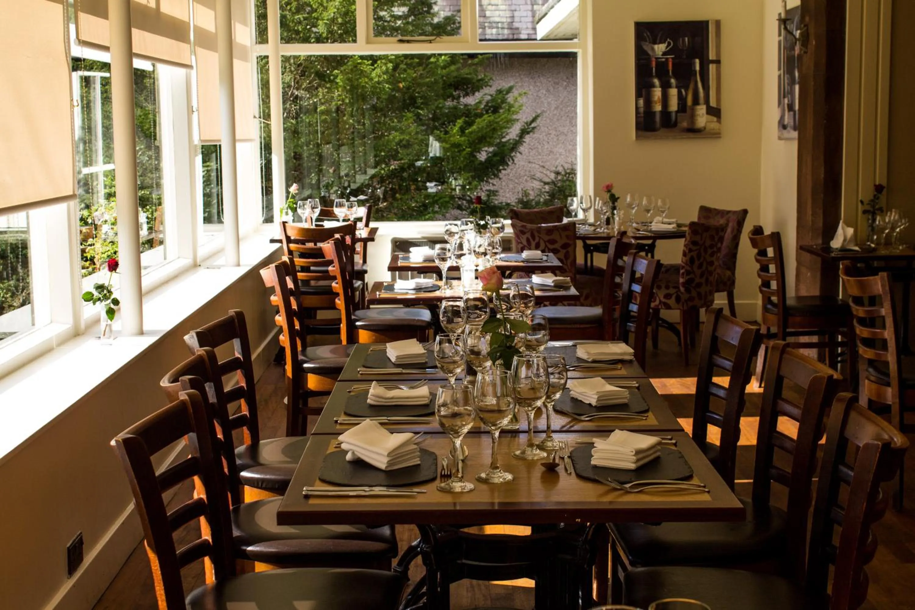 Restaurant/places to eat in The Murray Park Hotel