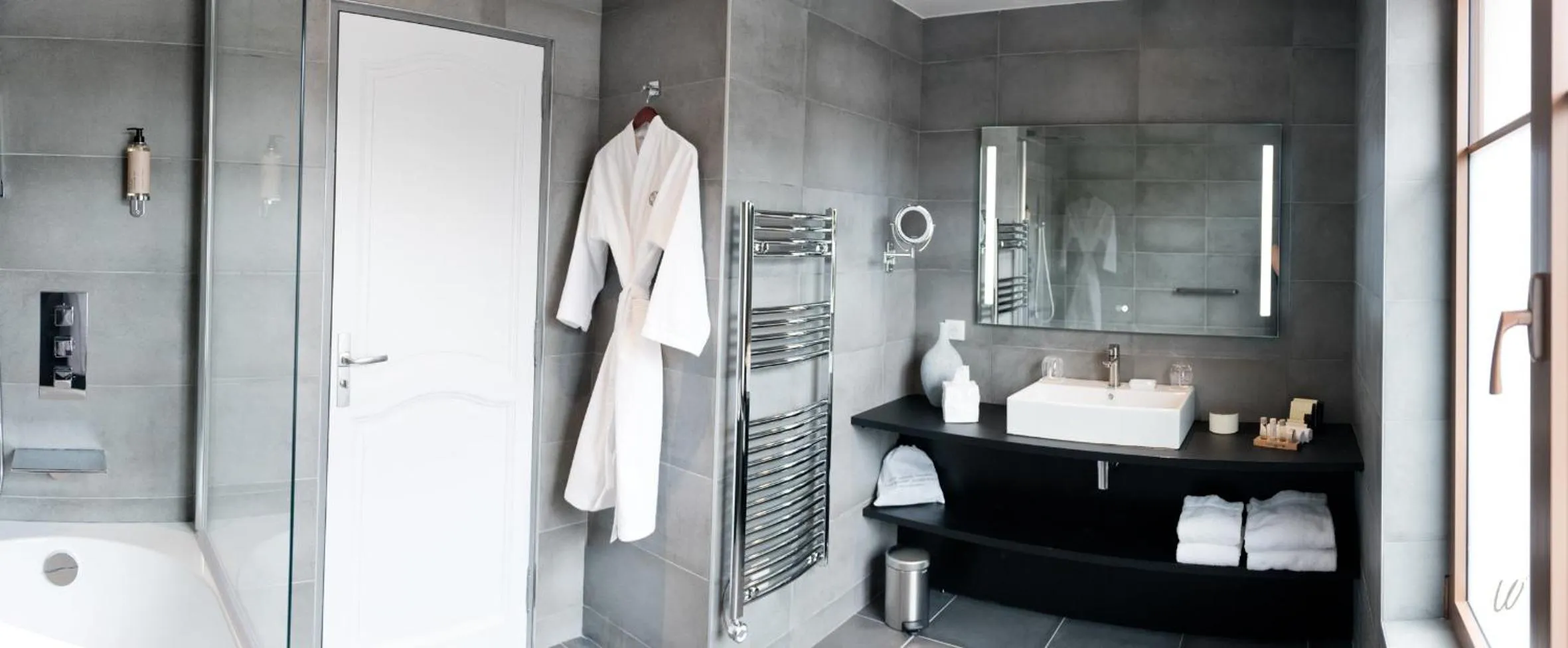 Bathroom in Armes de Champagne Hôtel & Spa