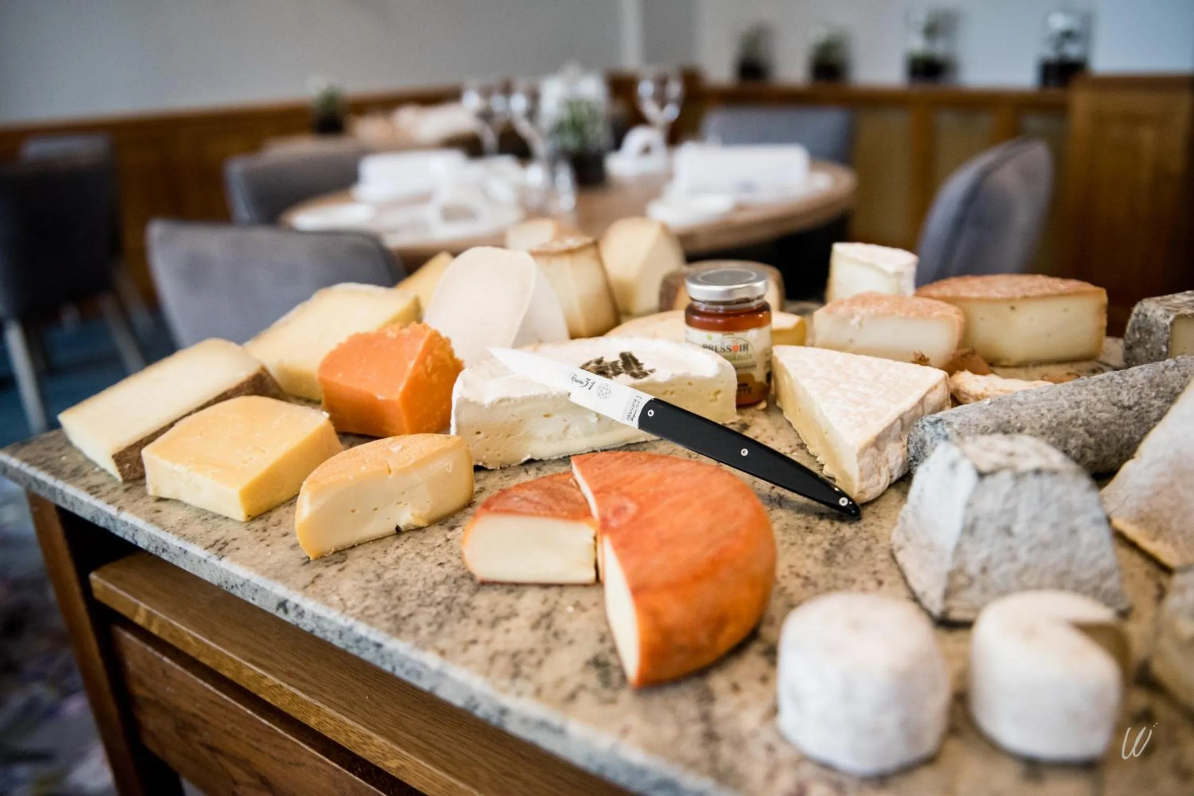 Restaurant/places to eat in Armes de Champagne Hôtel & Spa