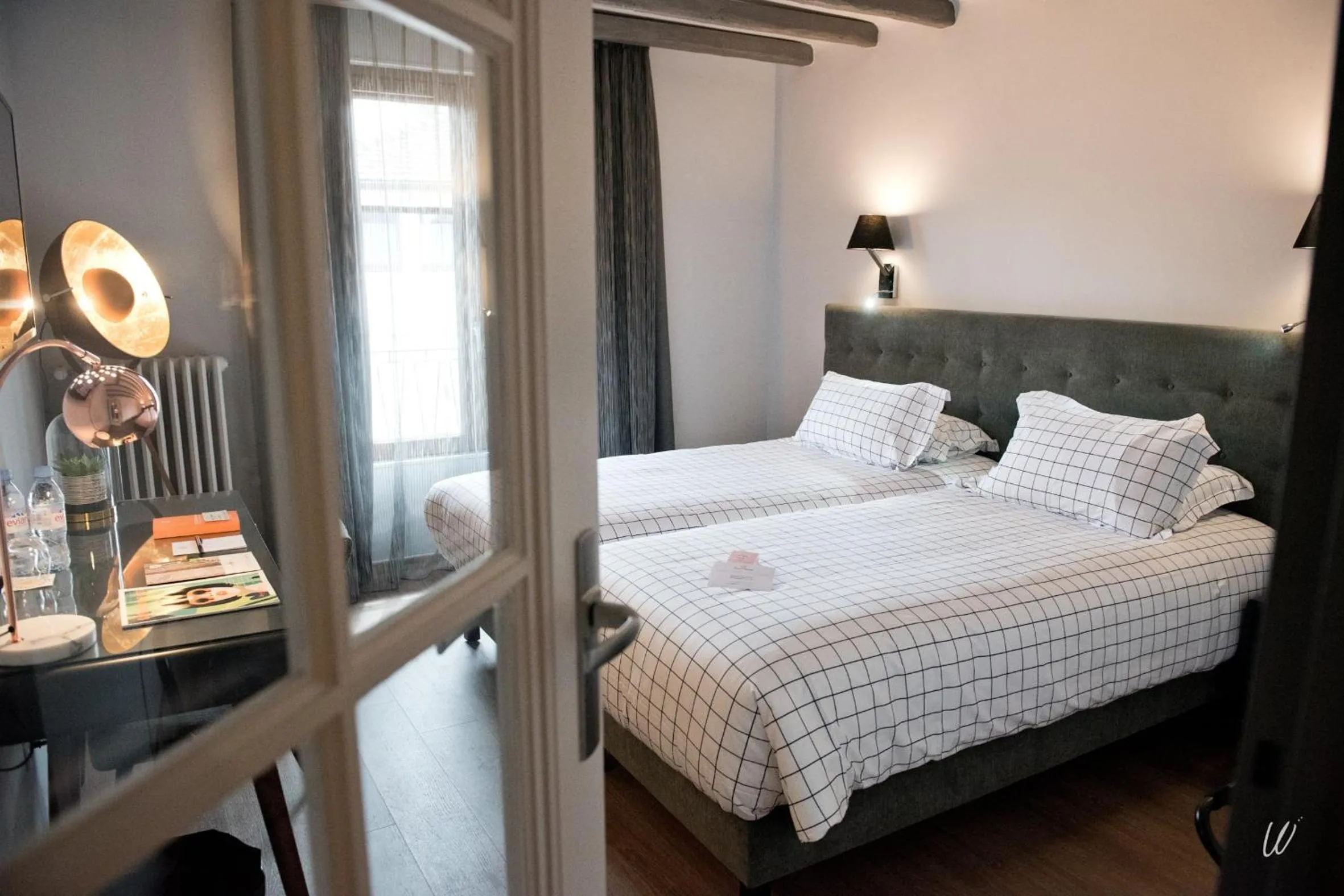 Photo of the whole room, Bed in Armes de Champagne Hôtel & Spa