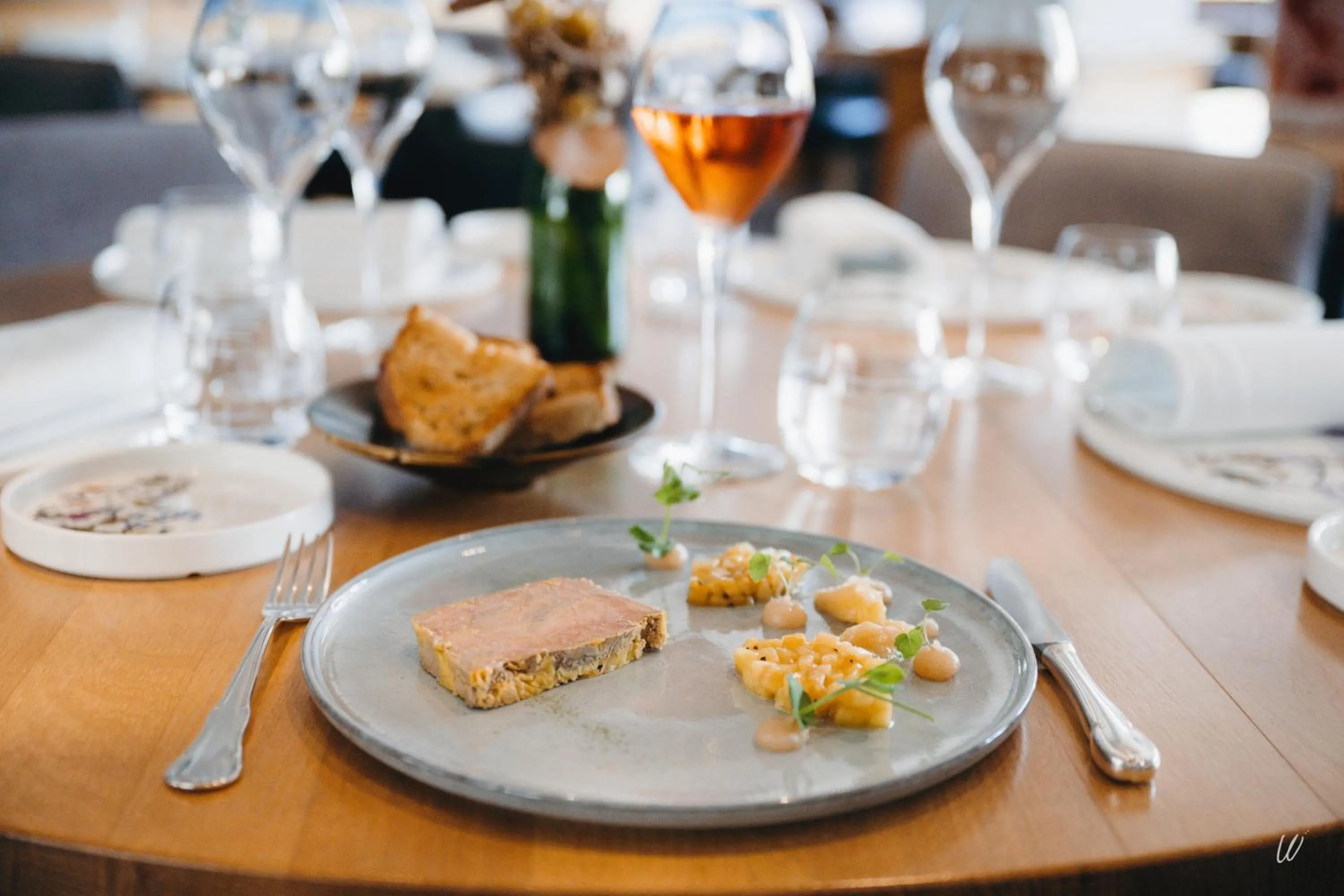 Restaurant/places to eat in Armes de Champagne Hôtel & Spa