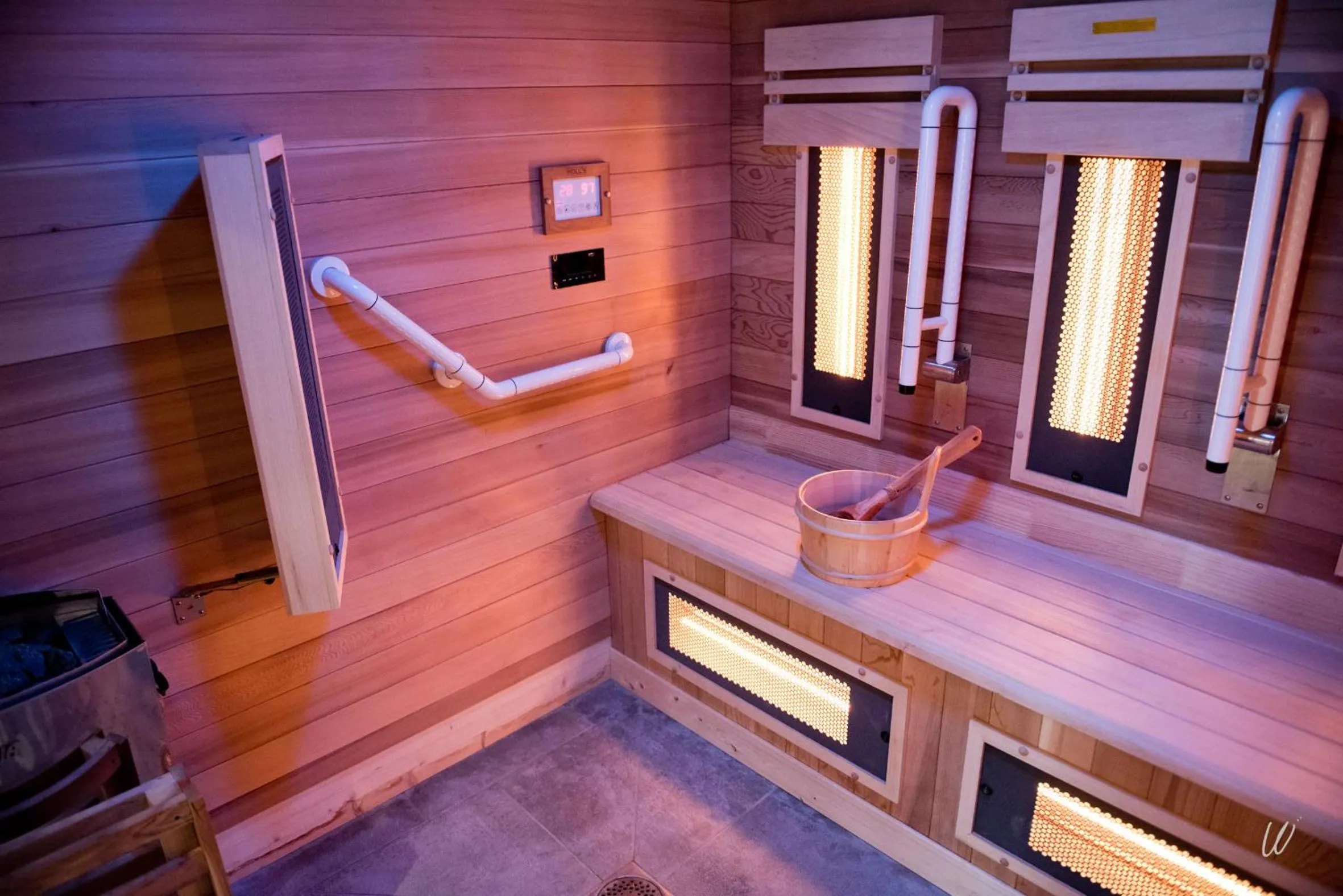 Spa and wellness centre/facilities in Armes de Champagne Hôtel & Spa