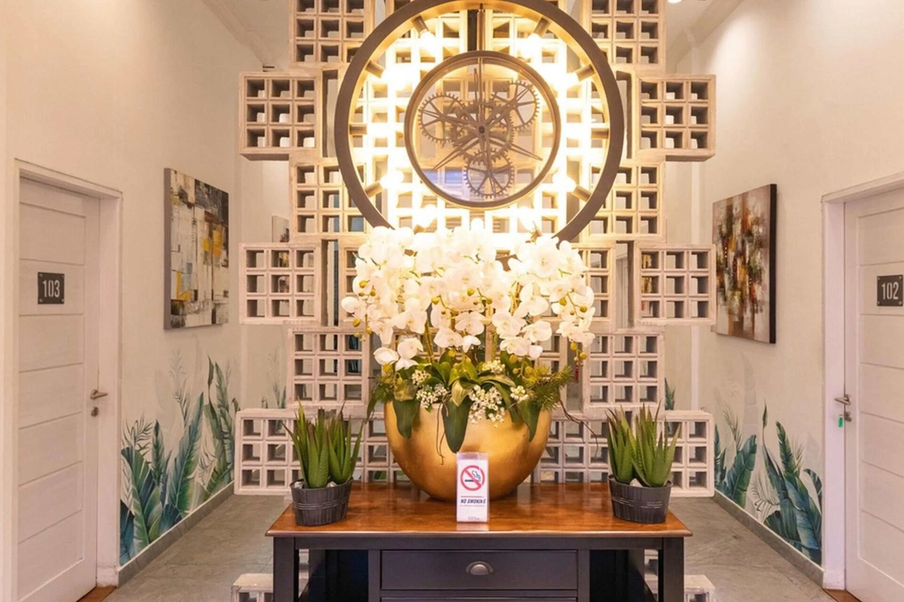 Lobby or reception in RedDoorz Premium near Centre Point Mall Medan