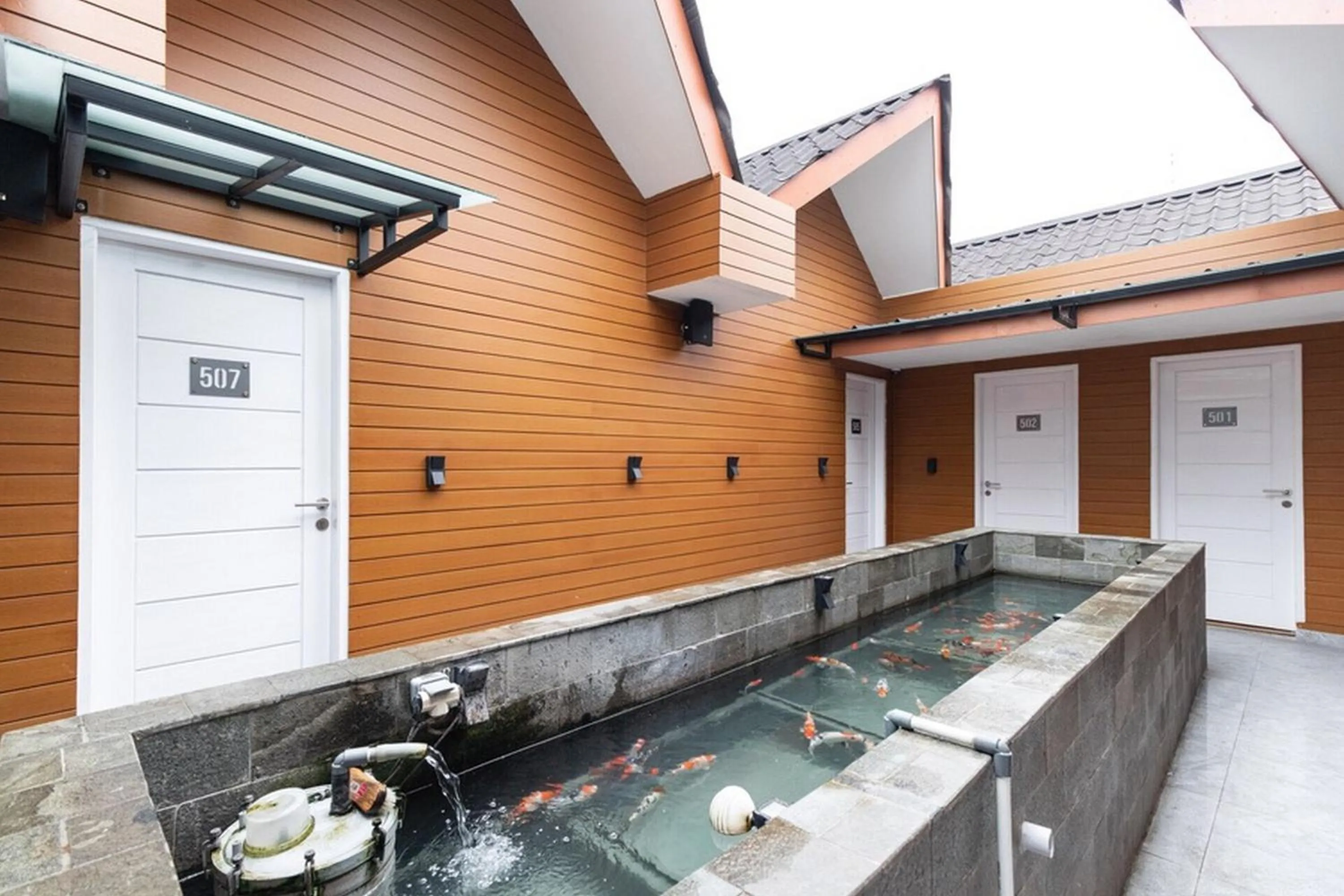 Facade/entrance in RedDoorz Premium near Centre Point Mall Medan