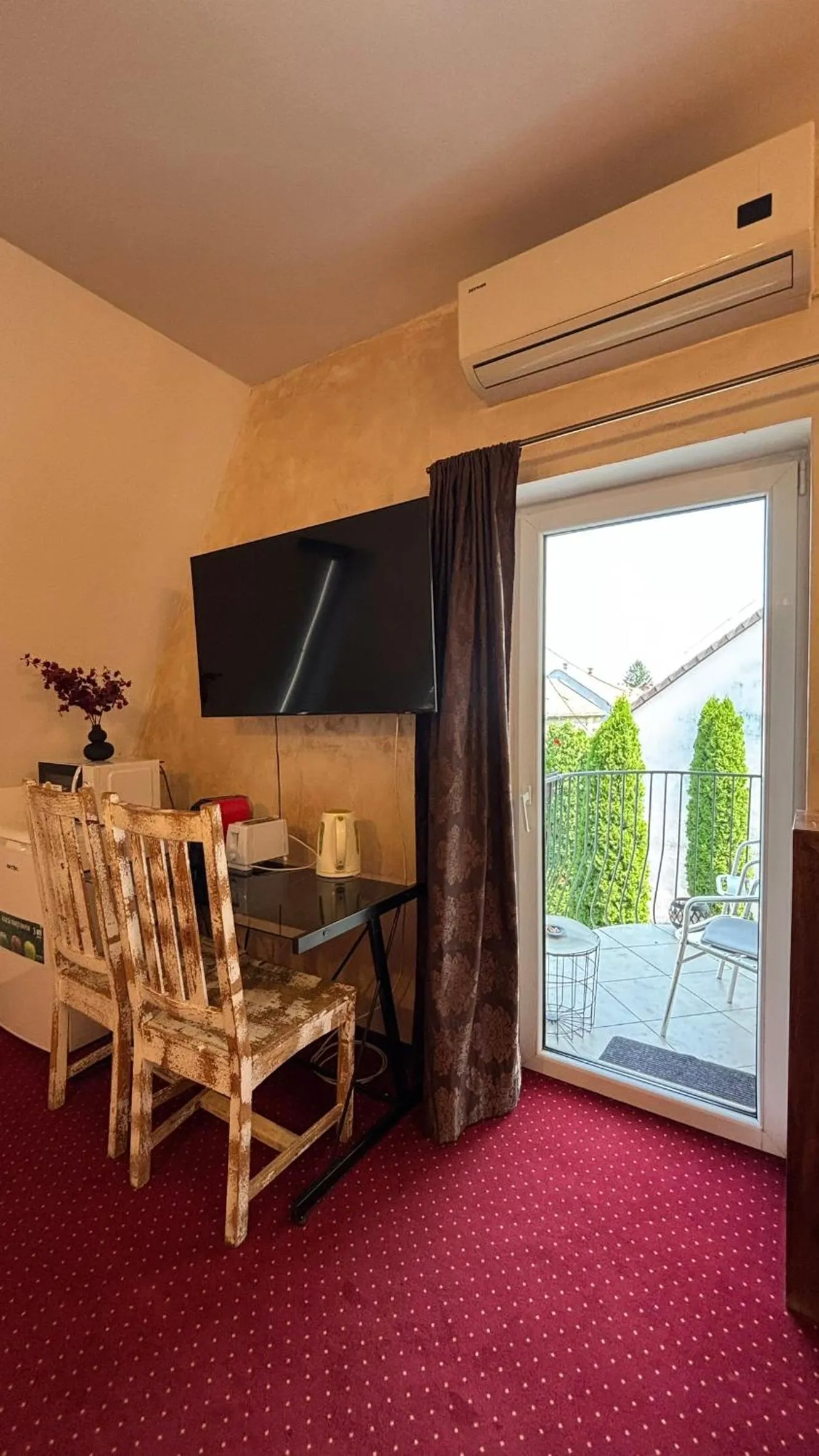 Pannónia Rooms and Apartments