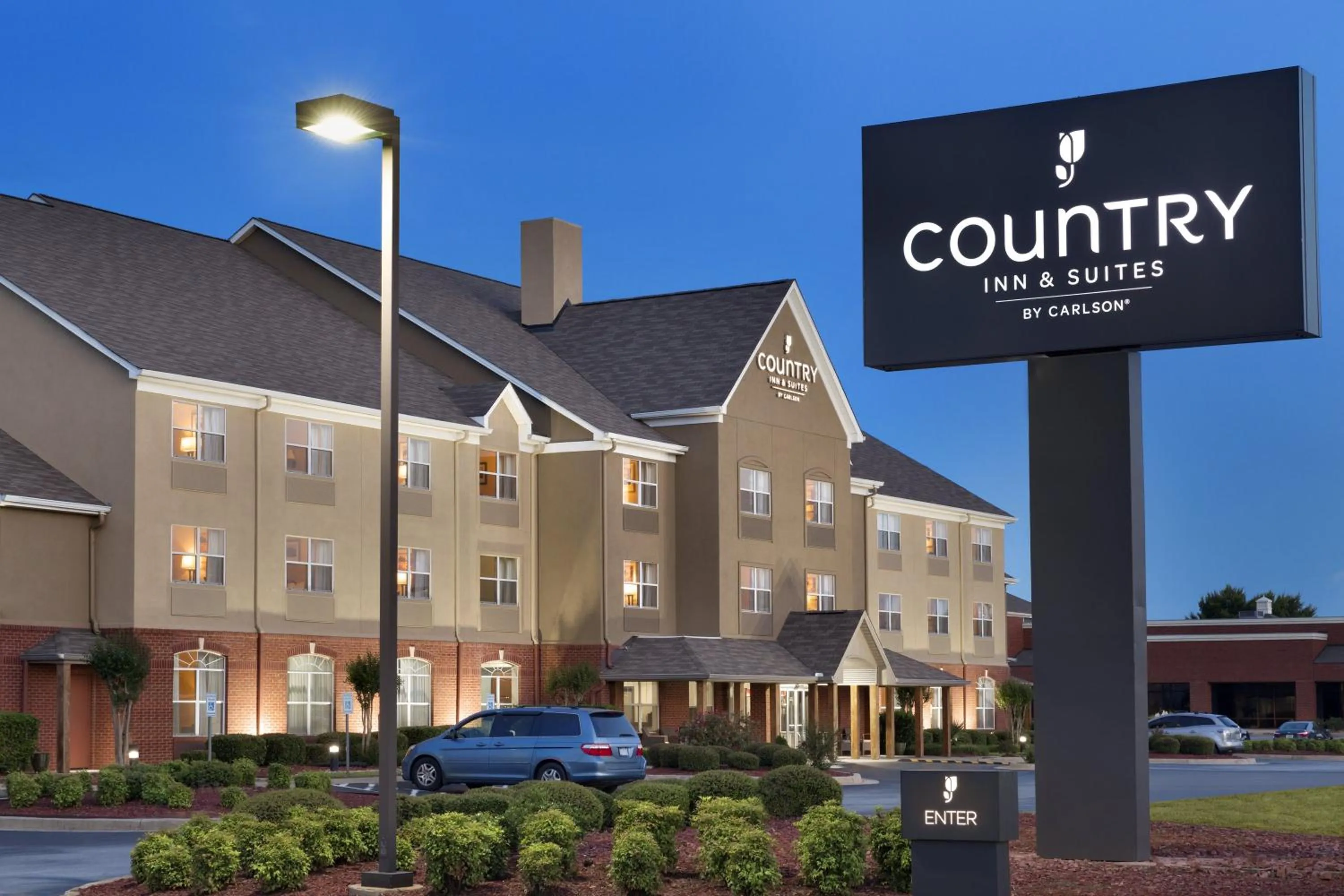 Facade/entrance in Country Inn & Suites by Radisson, Warner Robins, GA