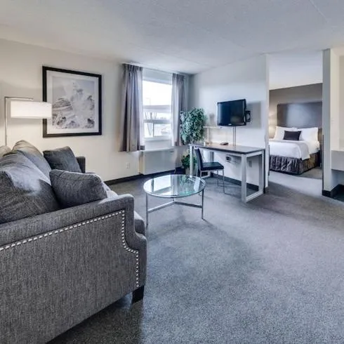 Bed in Heritage Inn Hotel & Convention Centre - Pincher Creek