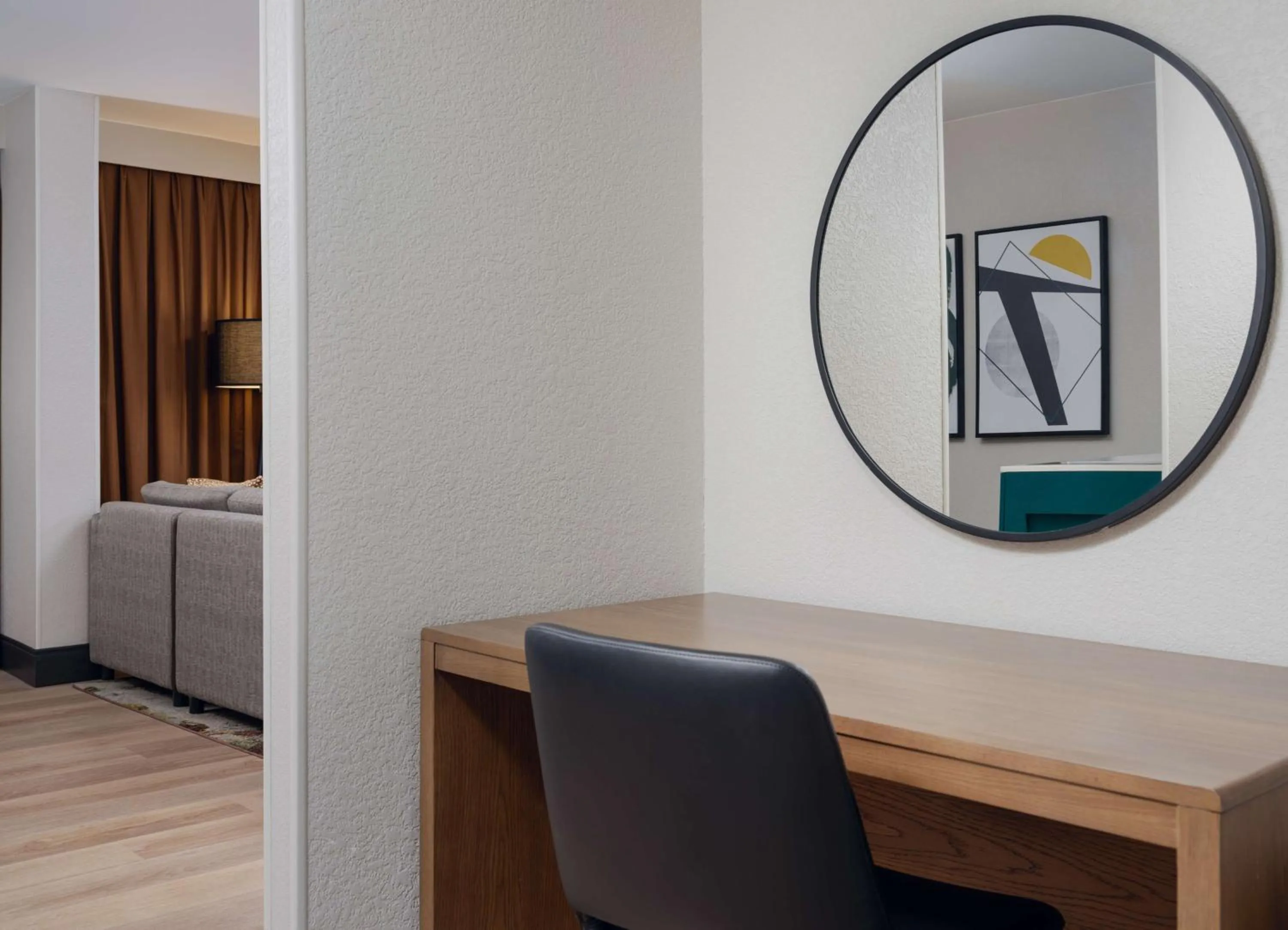 Bedroom, Bed in Embassy Suites by Hilton Memphis East Germantown Area