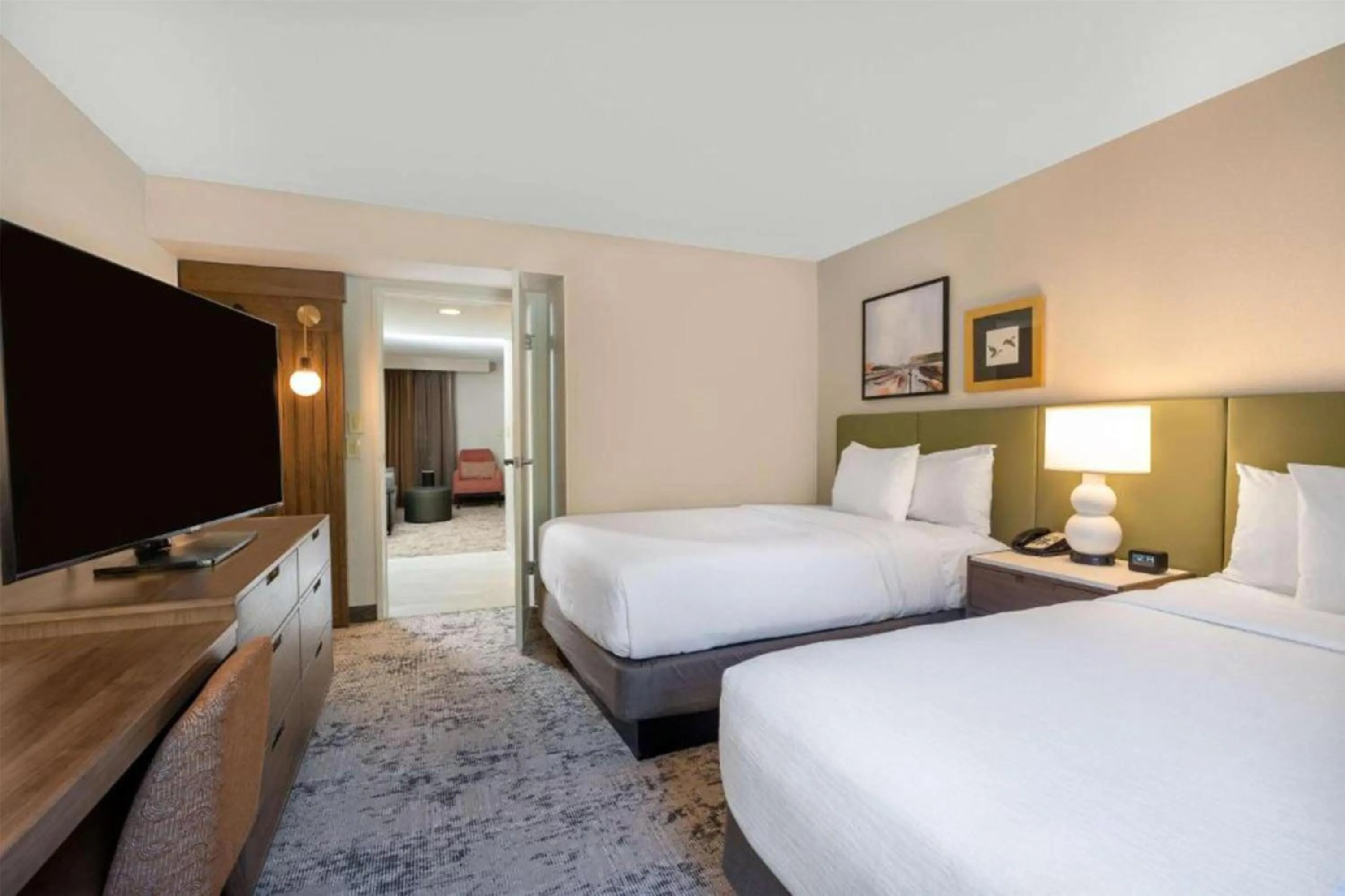 Bed in Embassy Suites by Hilton Memphis East Germantown Area