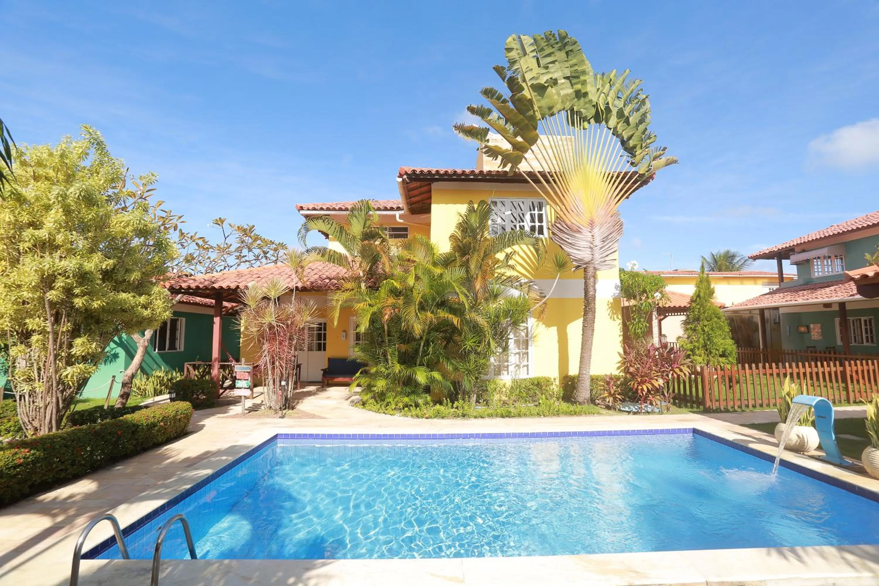 Swimming pool in La Dolce Vita Flat & Pousada