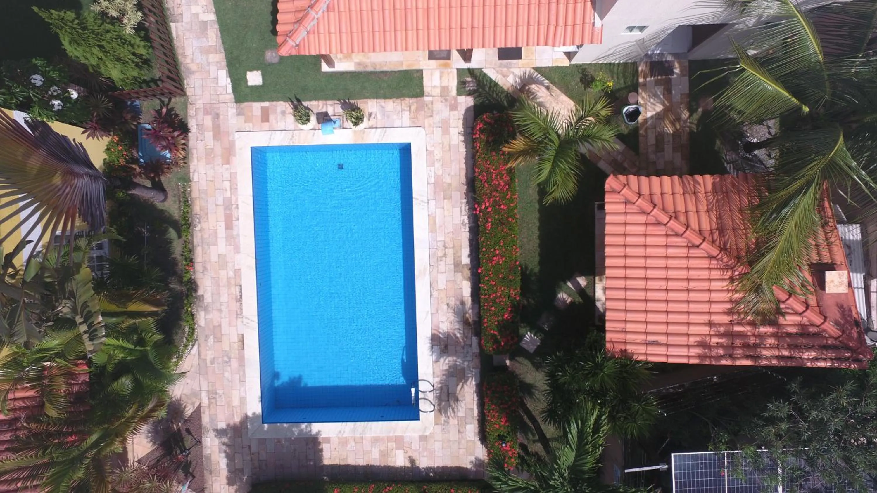 Swimming pool in La Dolce Vita Flat & Pousada