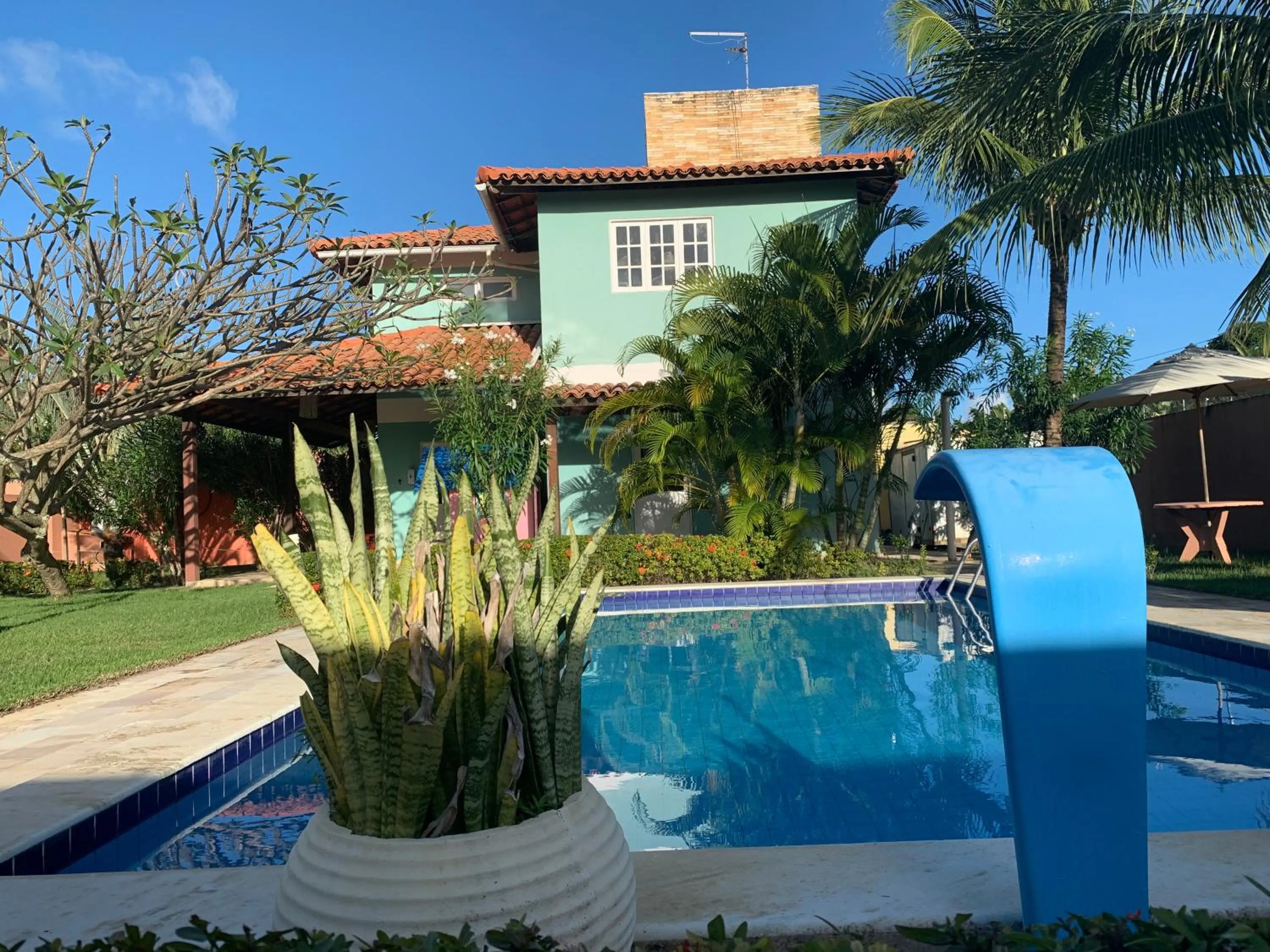 Swimming pool in La Dolce Vita Flat & Pousada