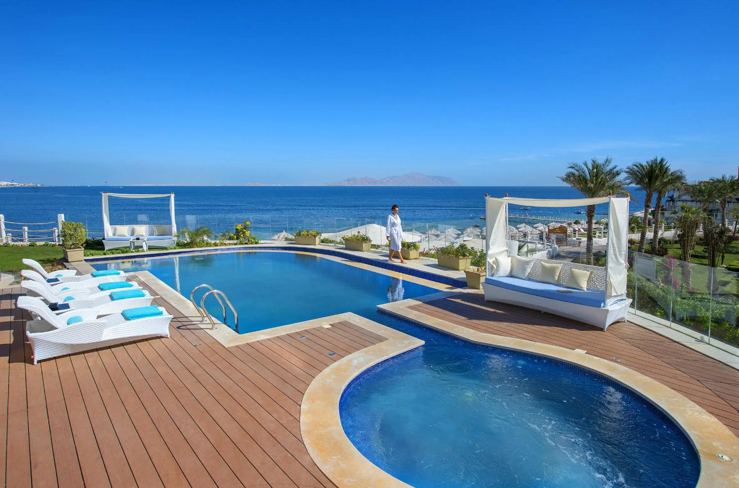 Day in Sunrise Arabian Beach Resort