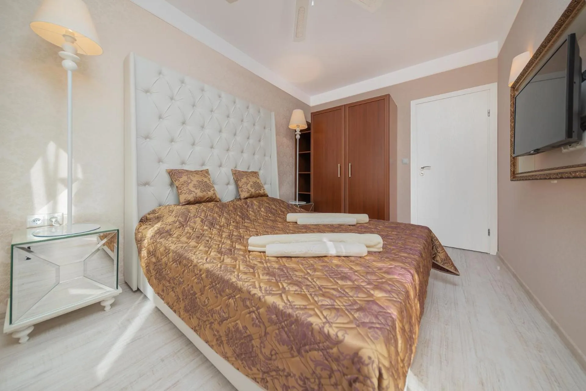 Bedroom, Bed in Harmony Suites Grand Resort