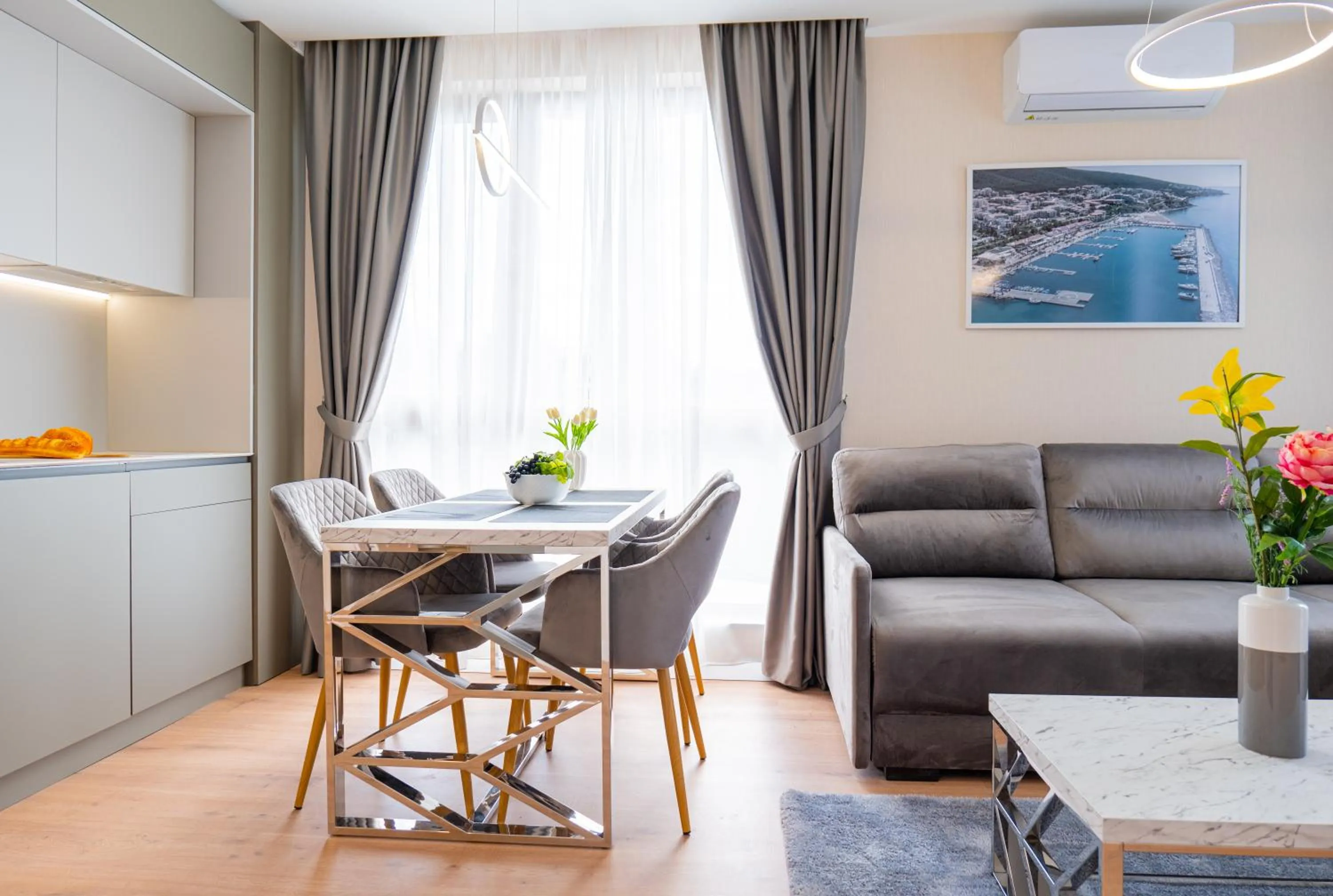 Kitchen or kitchenette in Harmony Suites Grand Resort