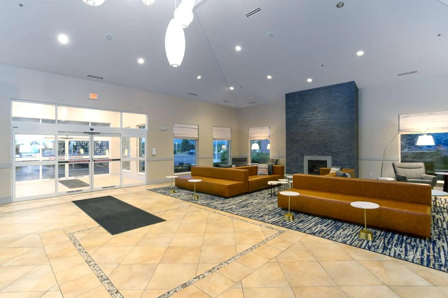 Lobby or reception in Hilton Garden Inn Milwaukee Northwest Conference Center