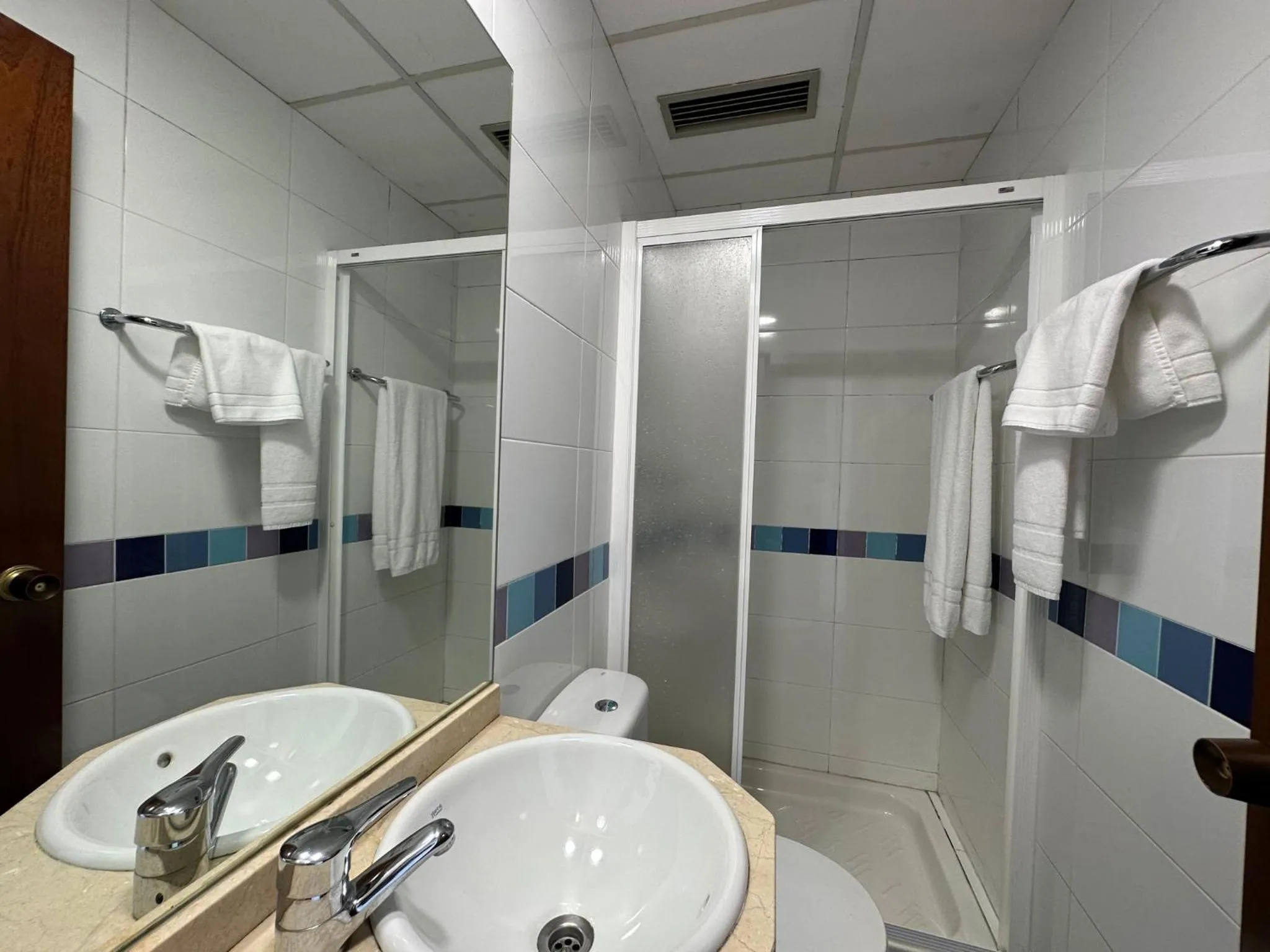 Shower in Pensión Venus