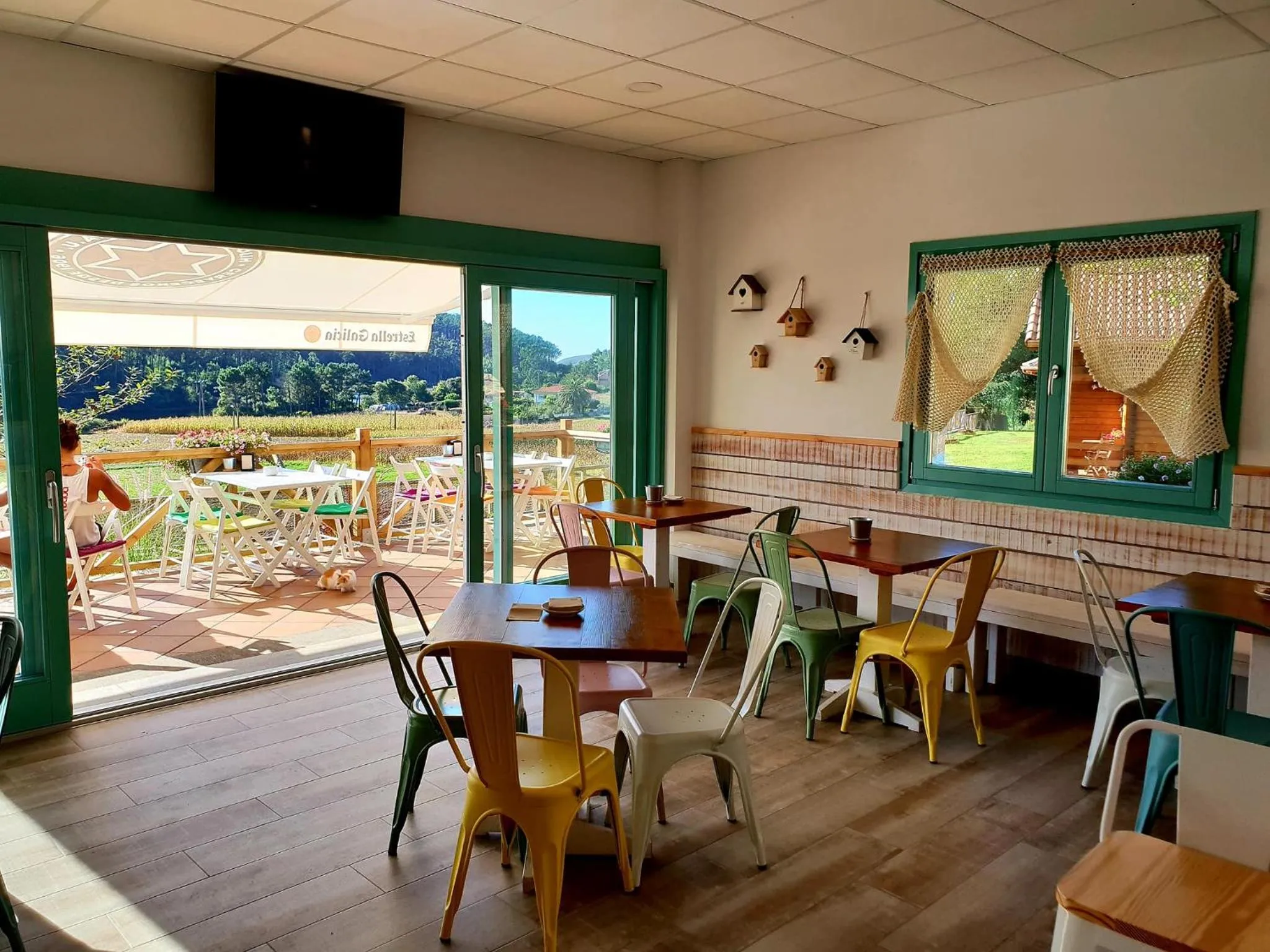 Restaurant/places to eat in Cabanas da Ría