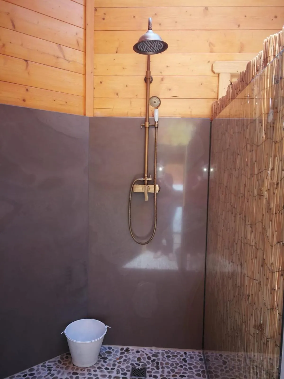 Shower in Cabanas da Ría