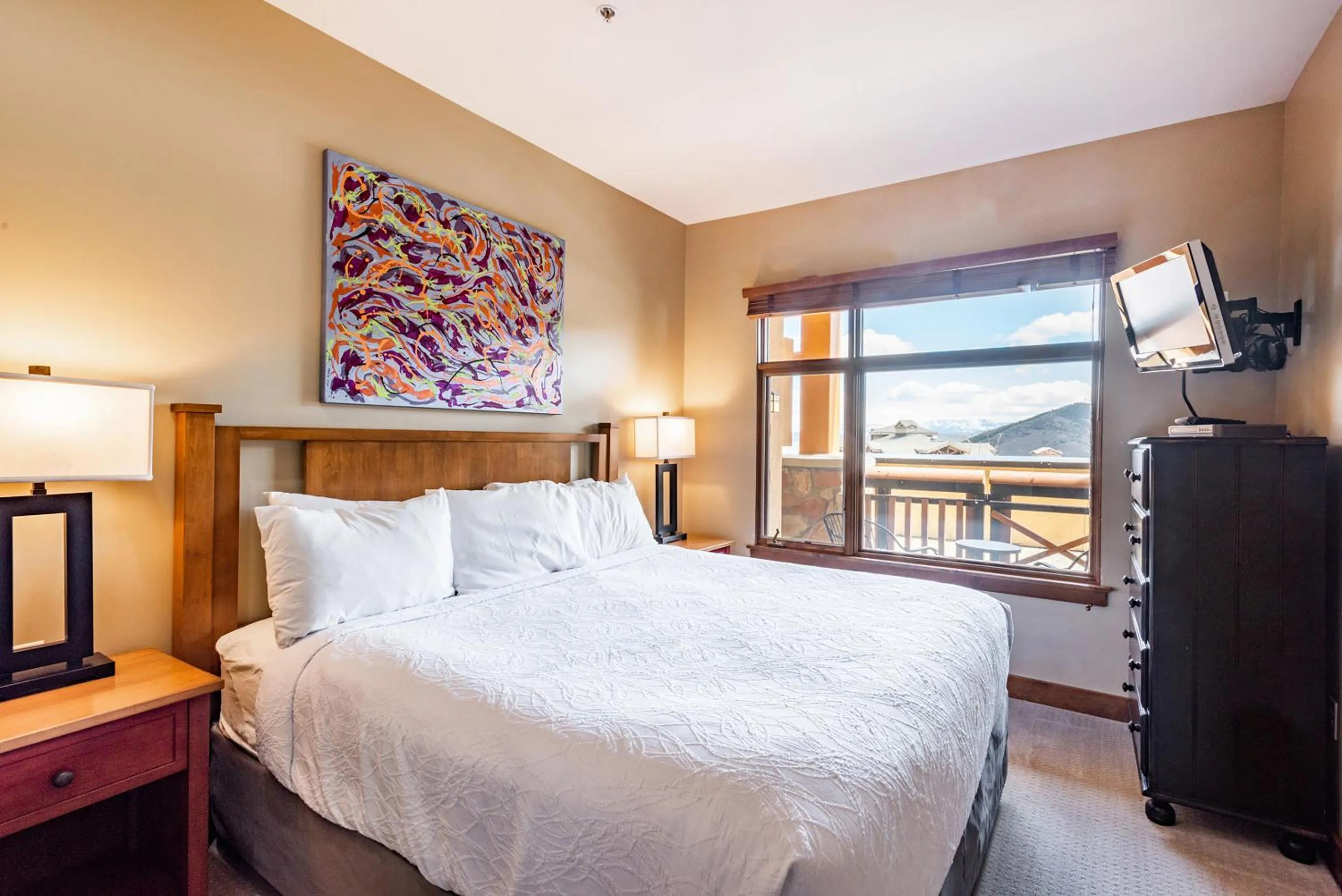 Bed in Sundial Lodge by All Seasons Resort Lodging