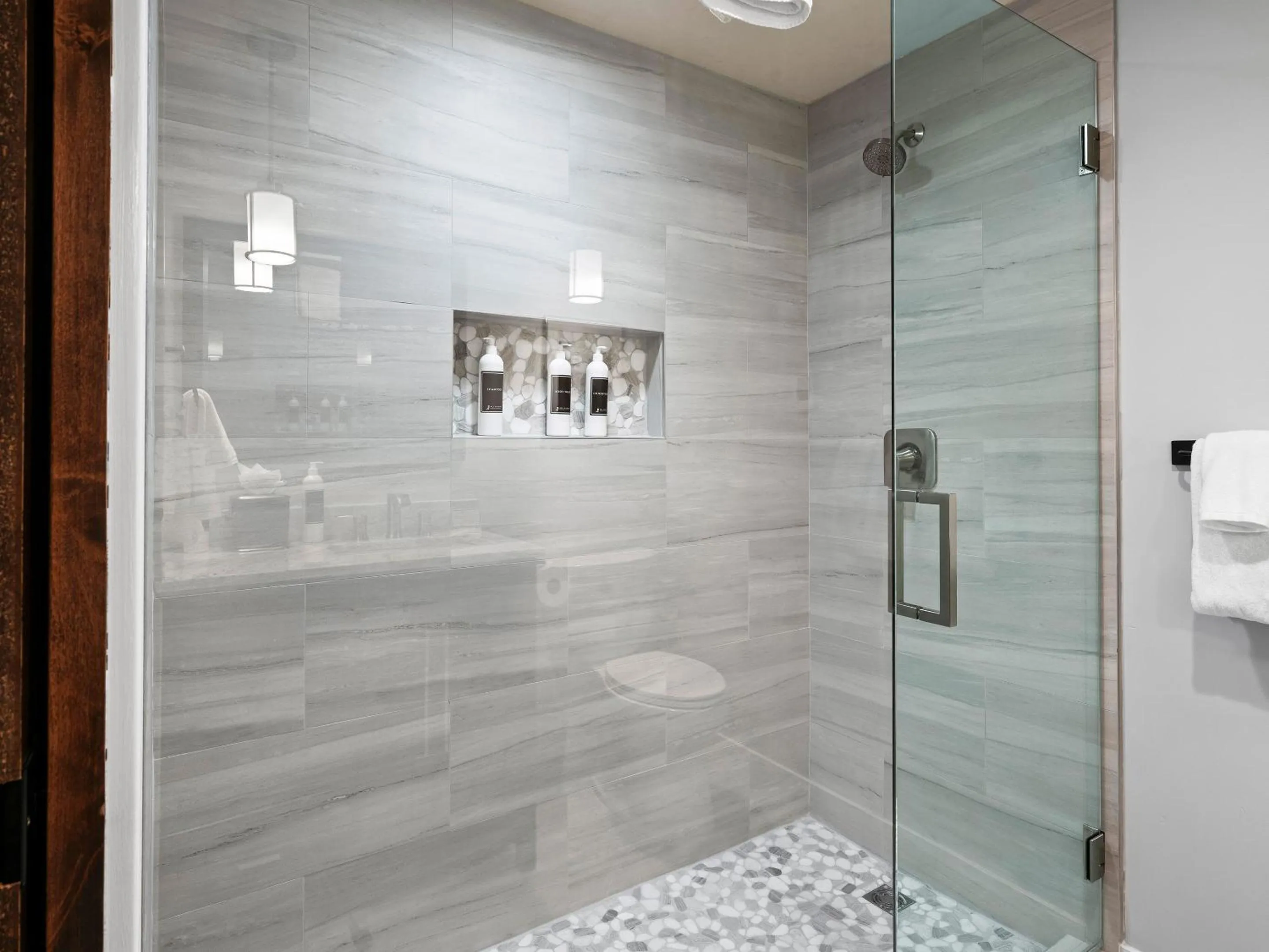 Shower in Sundial Lodge by All Seasons Resort Lodging