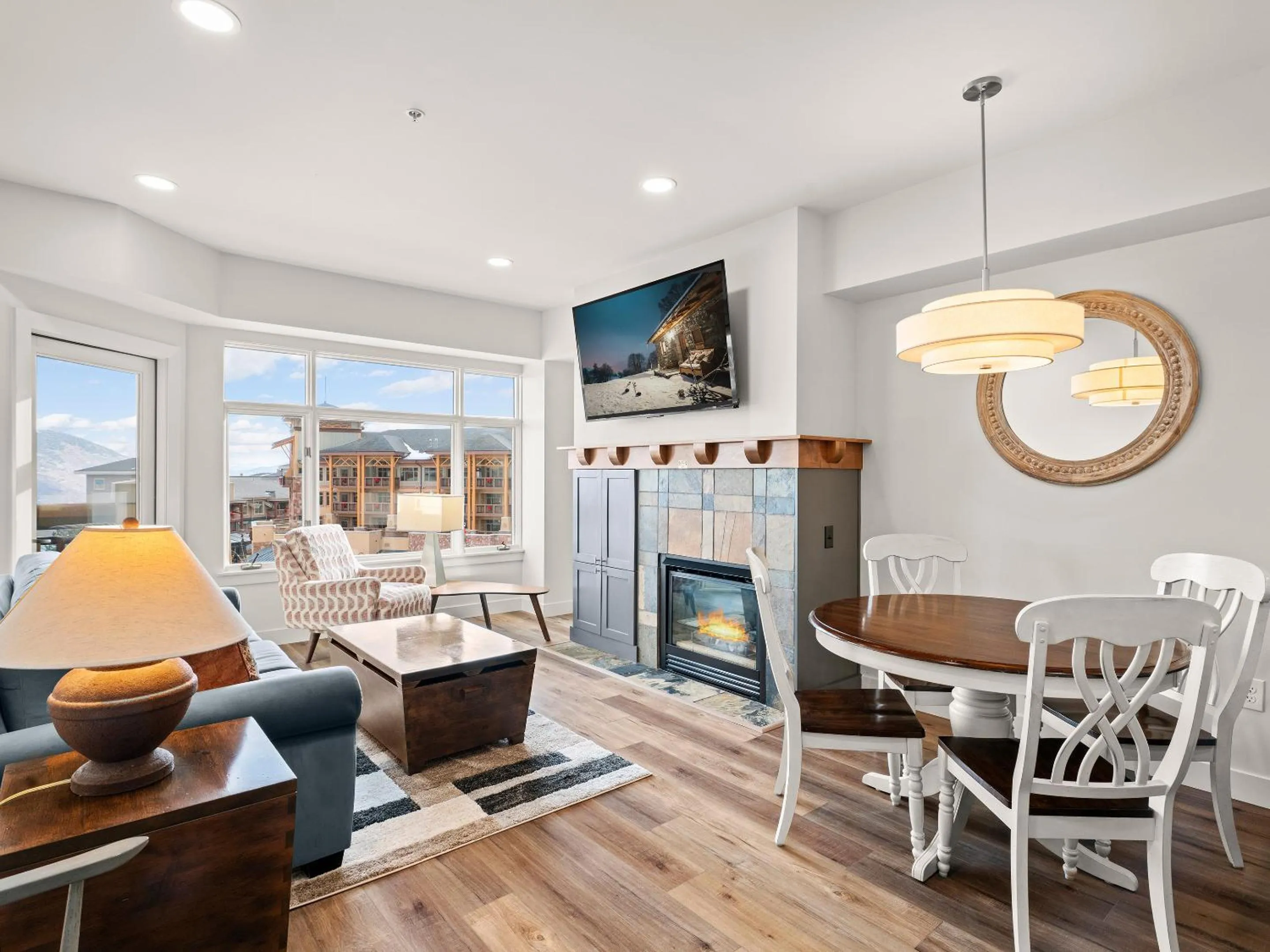 Living room in Sundial Lodge by All Seasons Resort Lodging