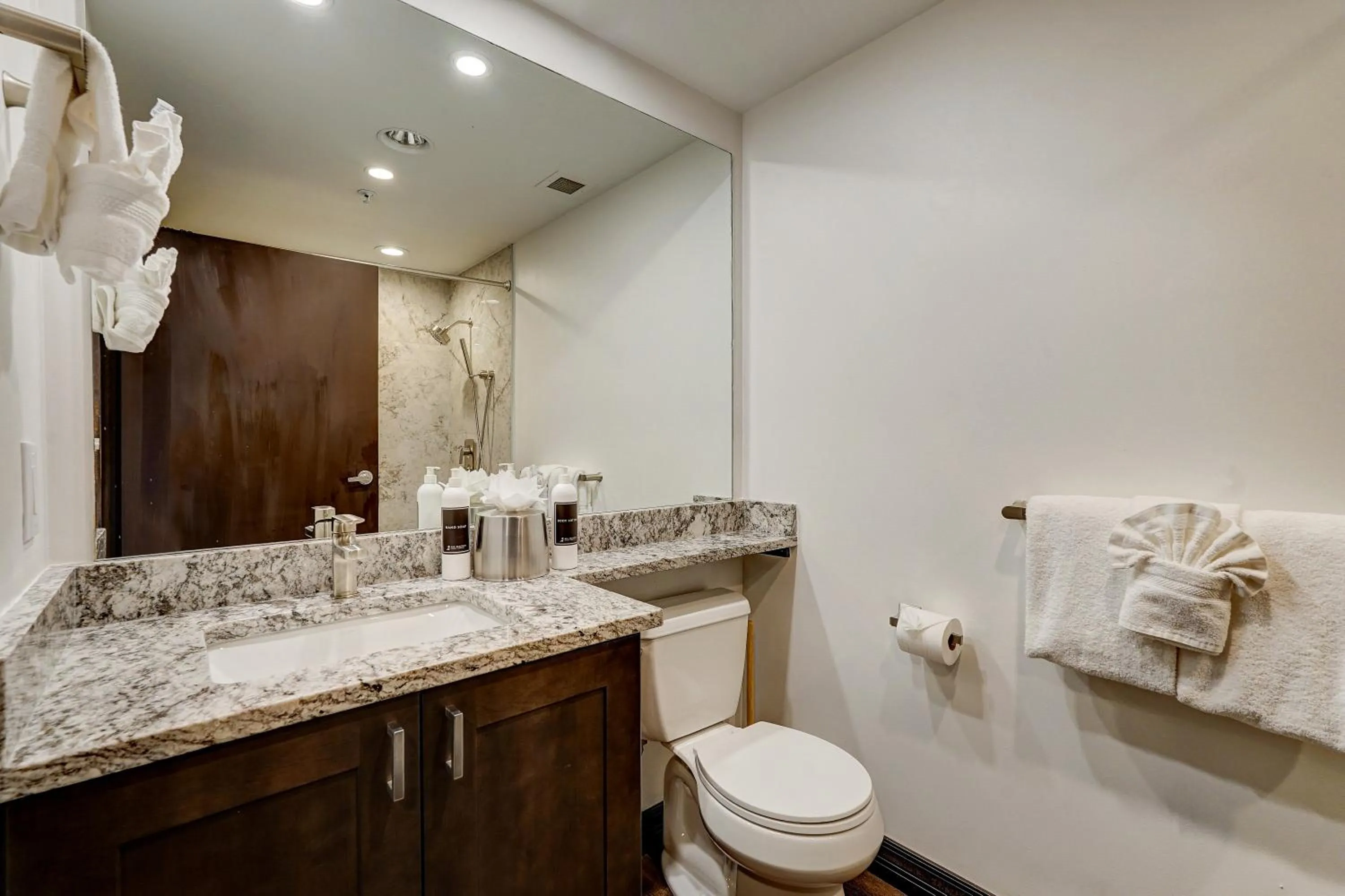 Bathroom in Sundial Lodge by All Seasons Resort Lodging