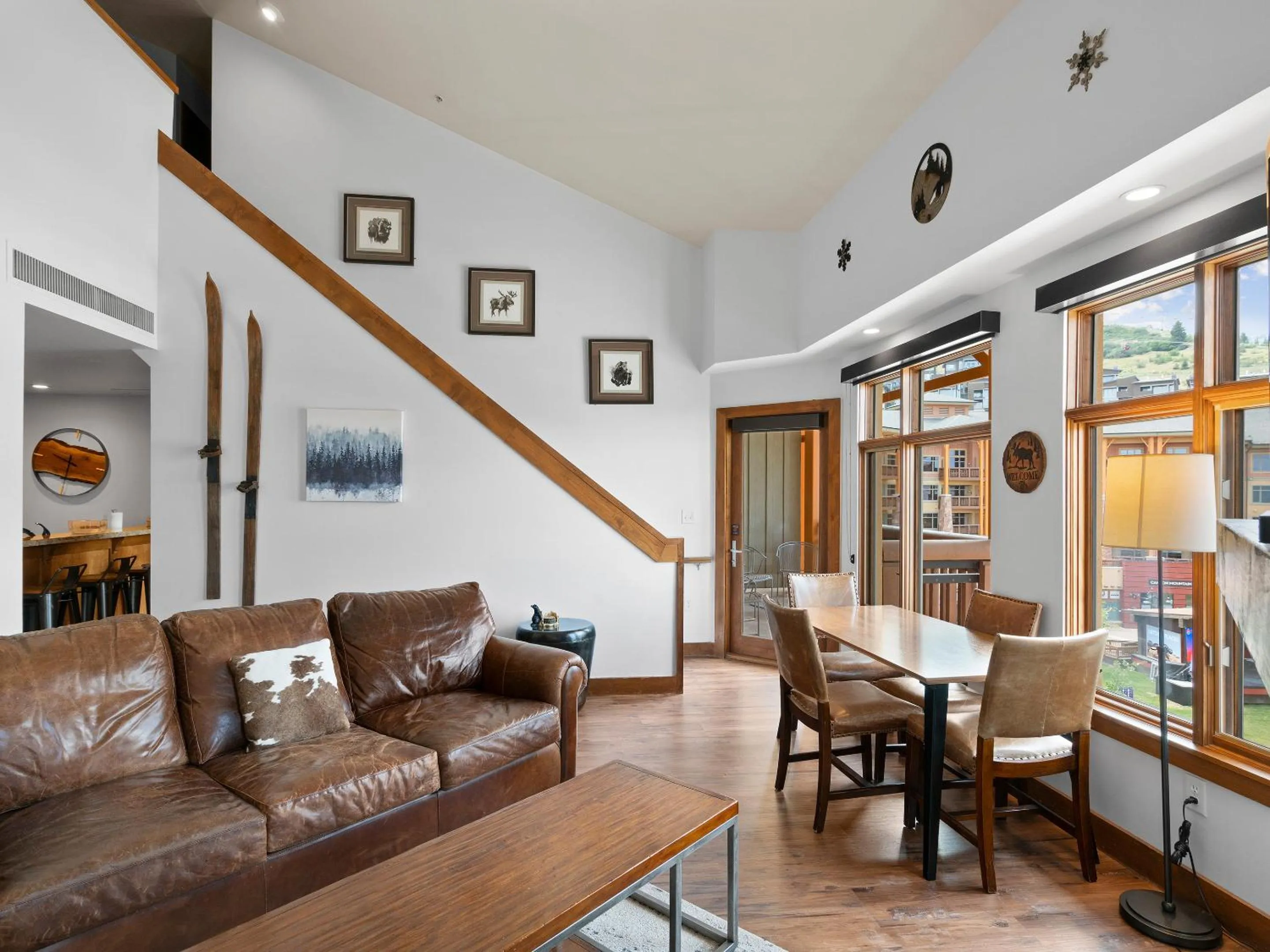 Living room in Sundial Lodge by All Seasons Resort Lodging