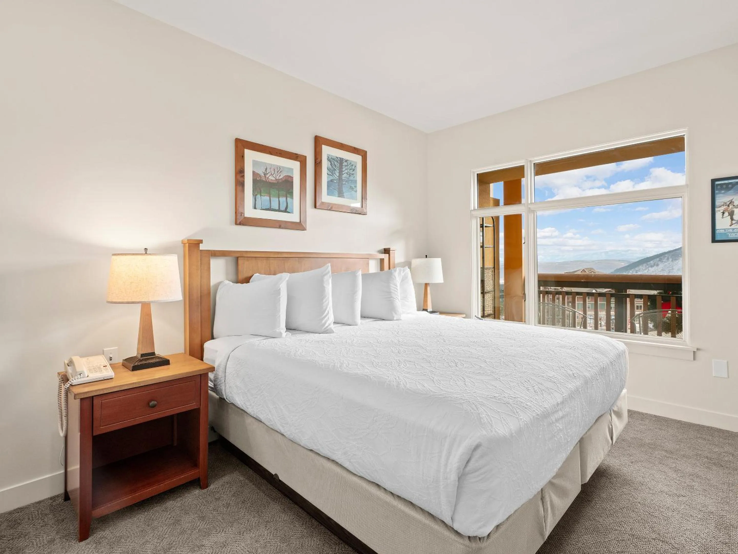 Bed in Sundial Lodge by All Seasons Resort Lodging