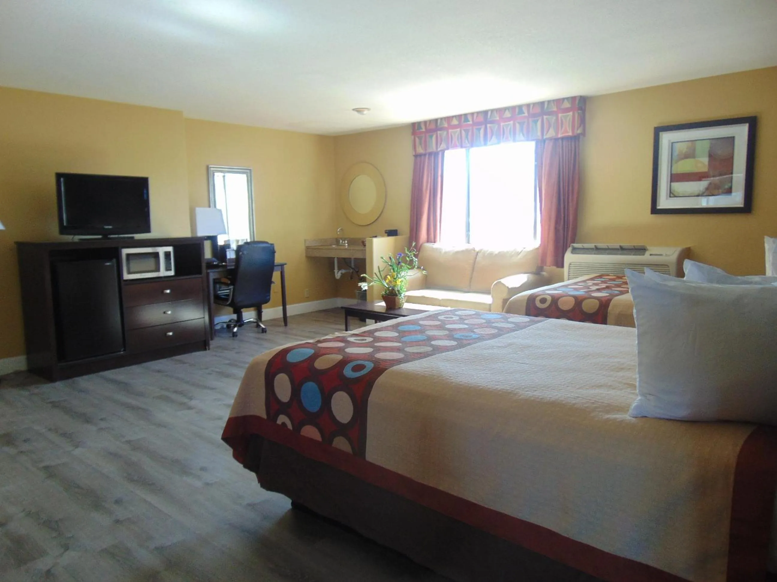 Bed in Super 8 by Wyndham Payson