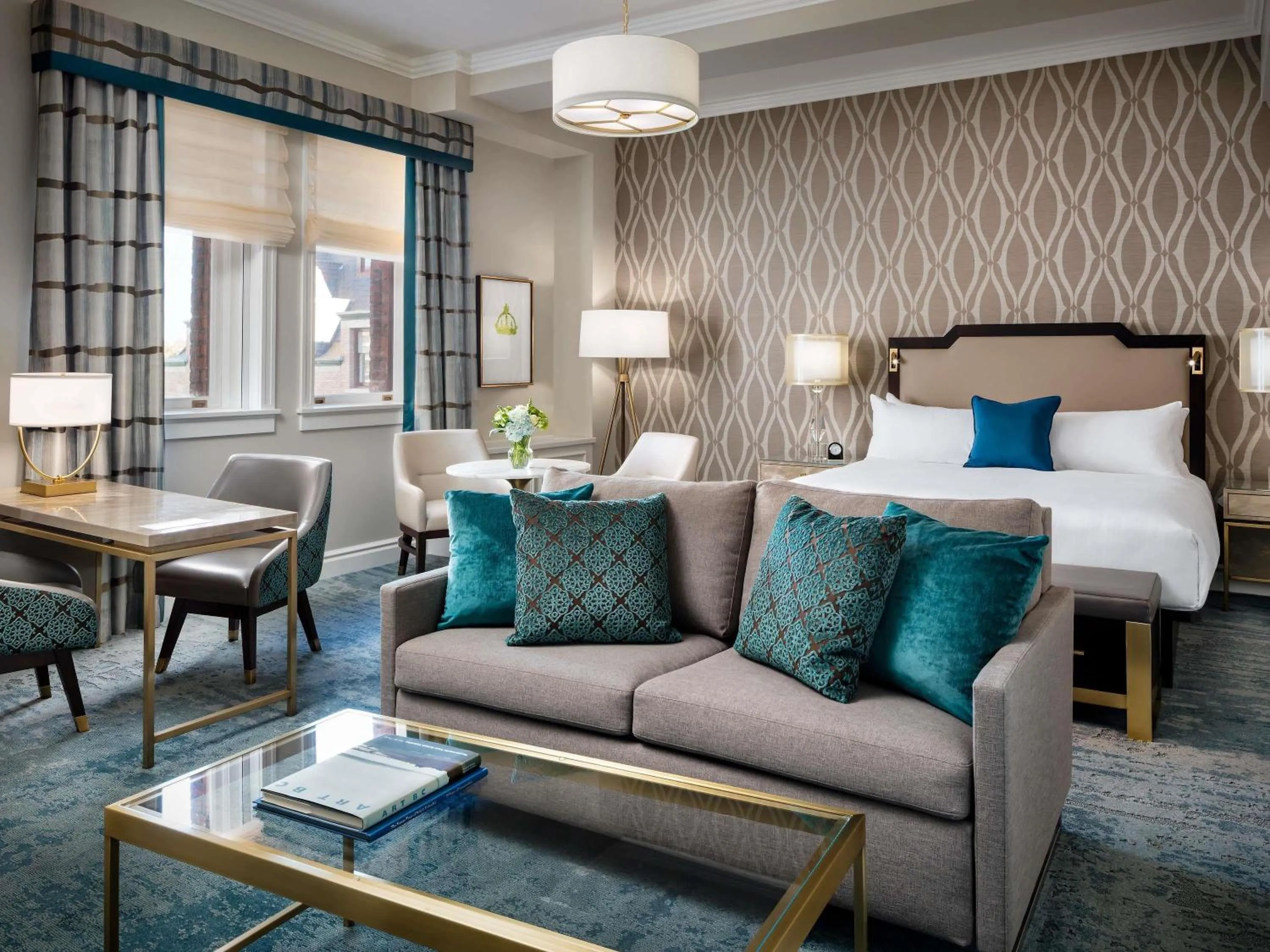 Bedroom, Bed in Fairmont Empress Hotel