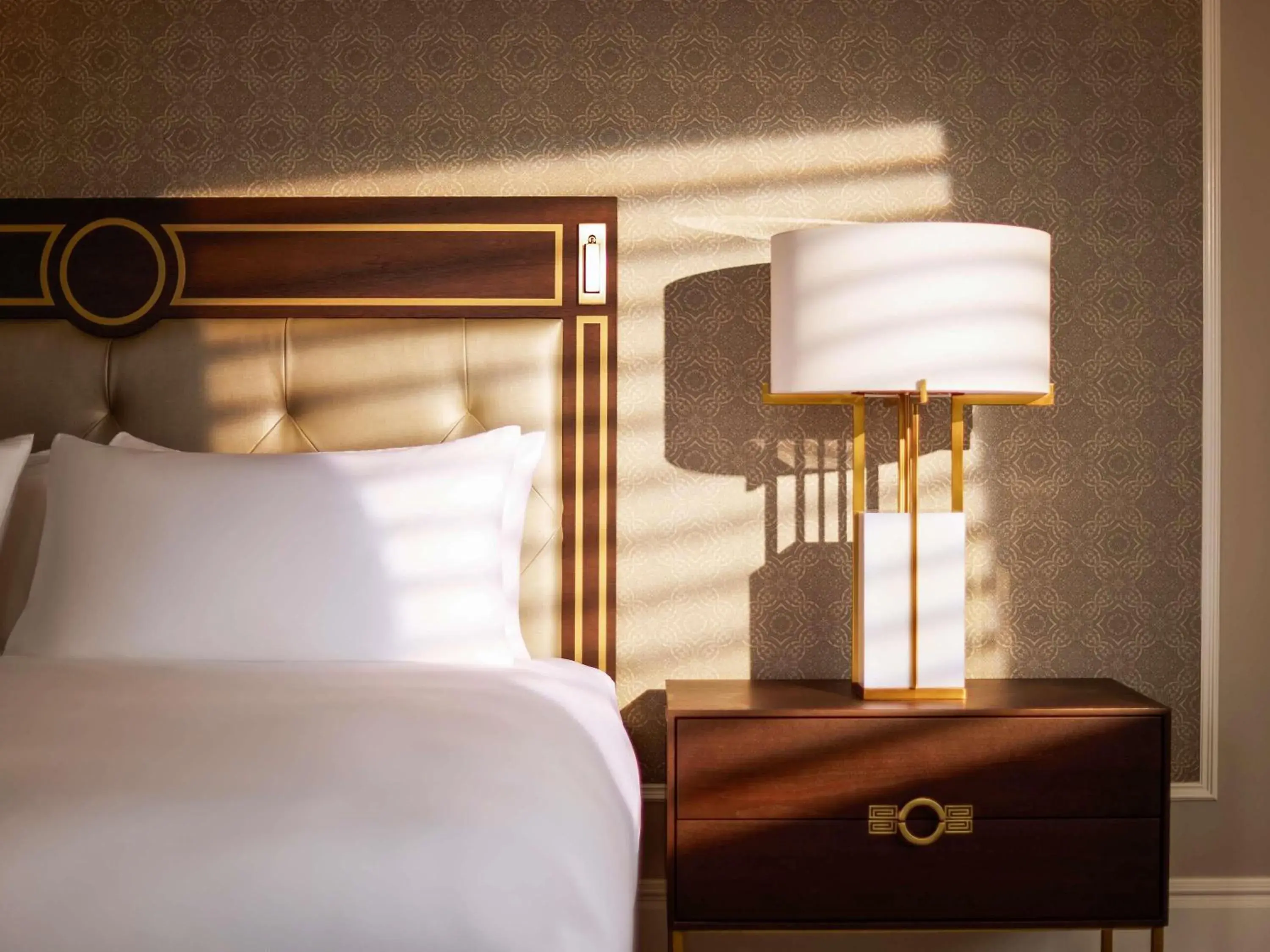 Fairmont City View 1 Queen in Fairmont Empress Hotel Fairmont City View 1 Queen in Fairmont Empress Hotel