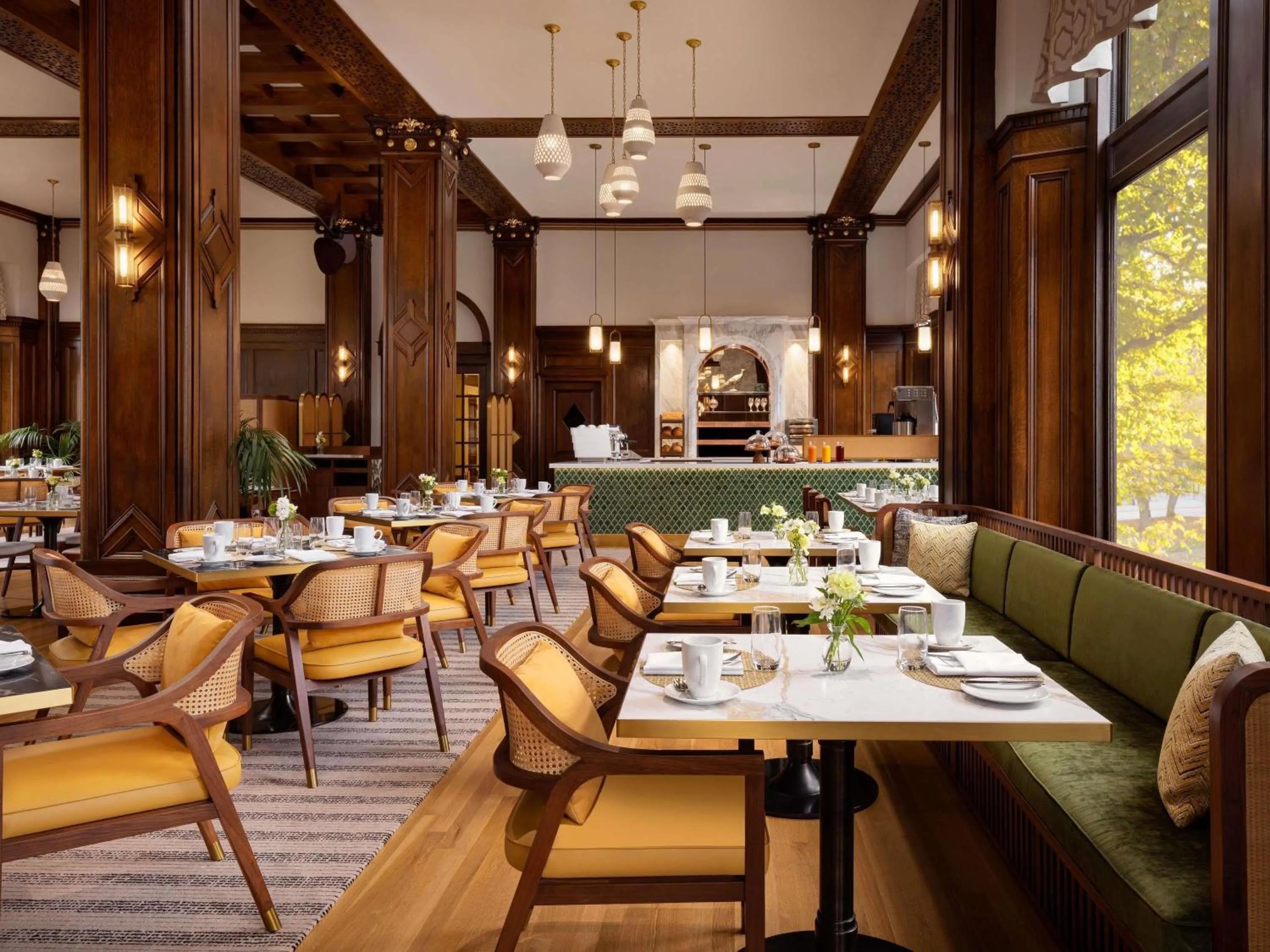 Restaurant/places to eat in Fairmont Empress Hotel