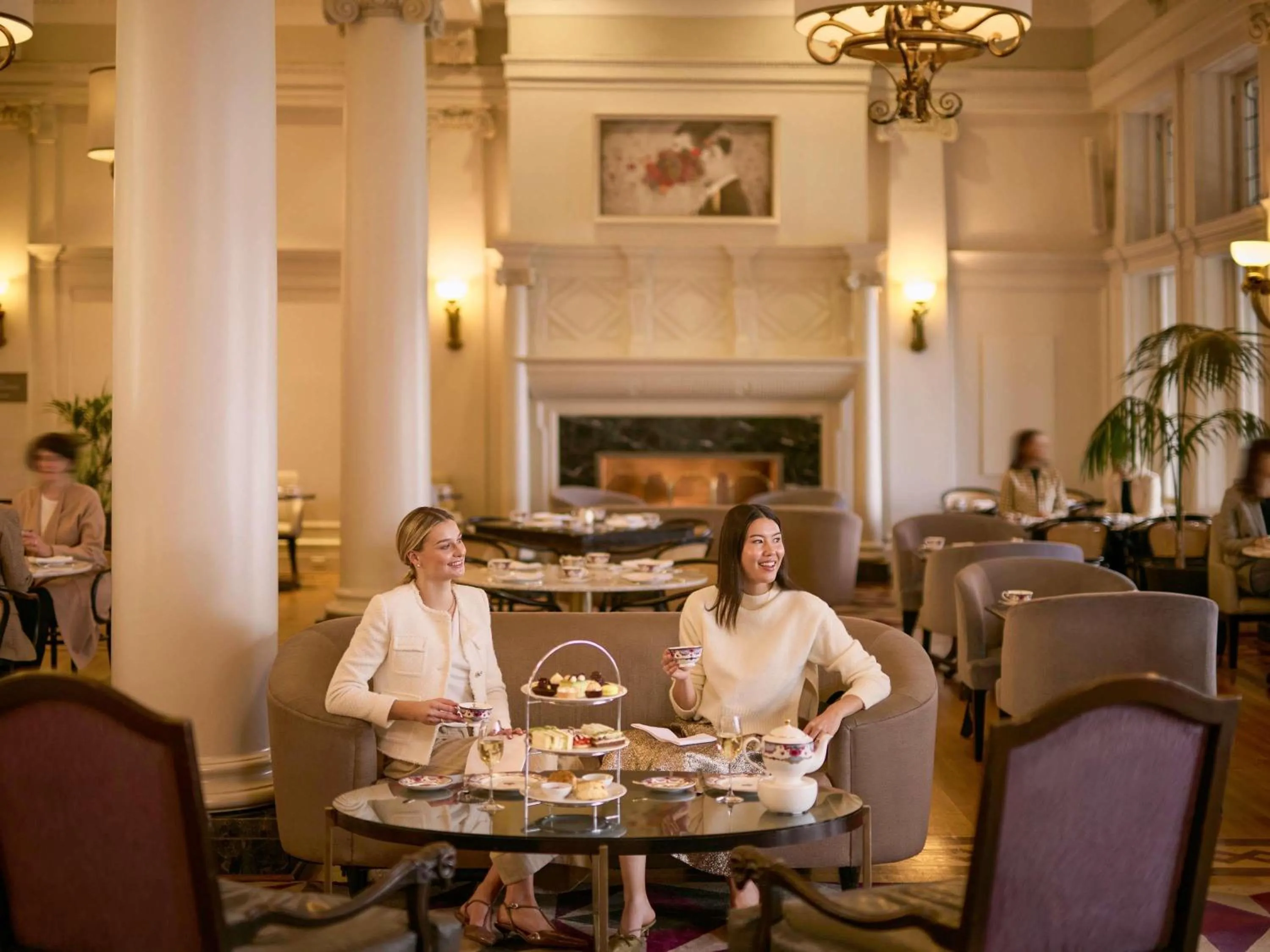 Restaurant/places to eat in Fairmont Empress Hotel