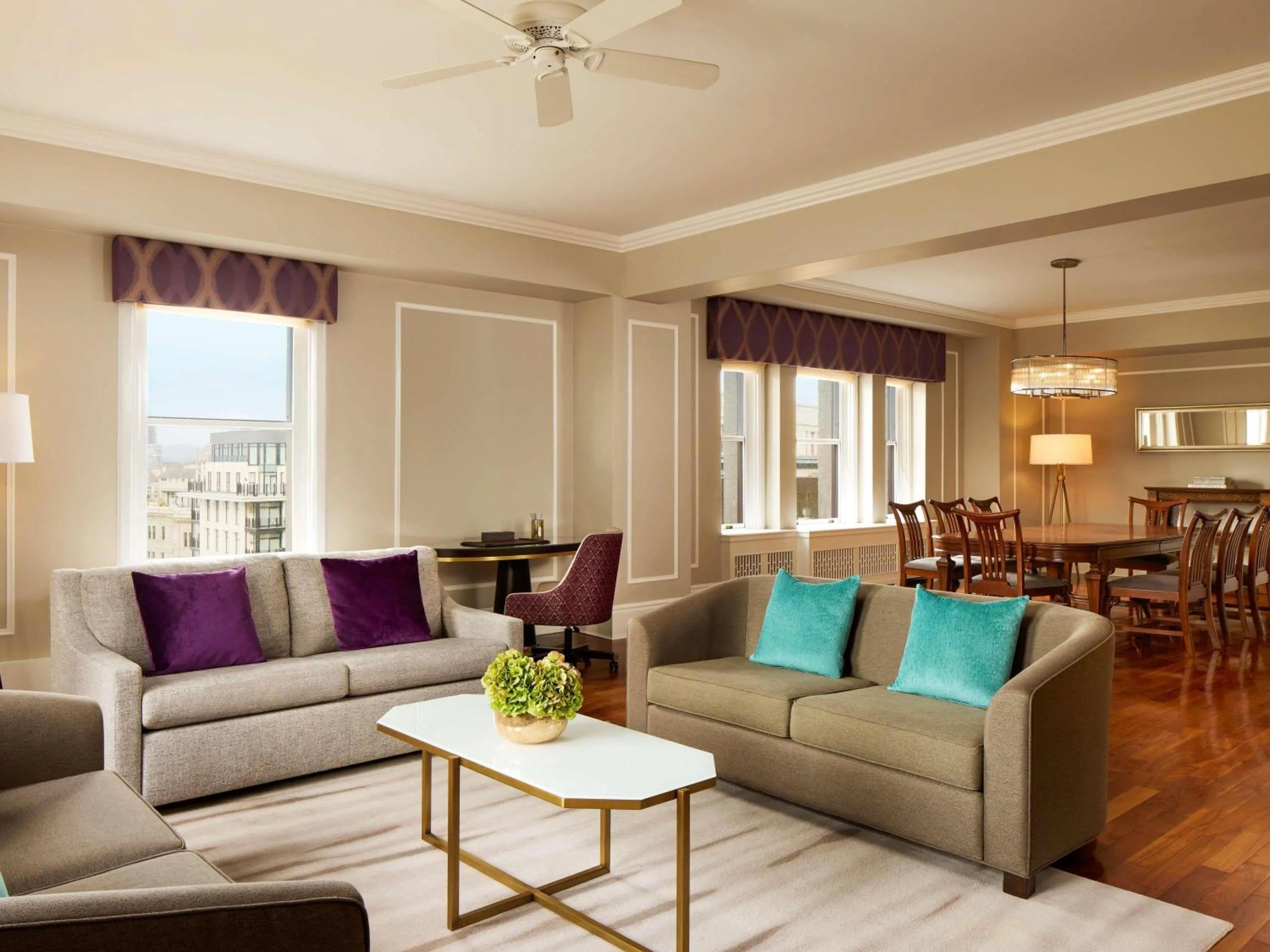 Bedroom in Fairmont Empress Hotel