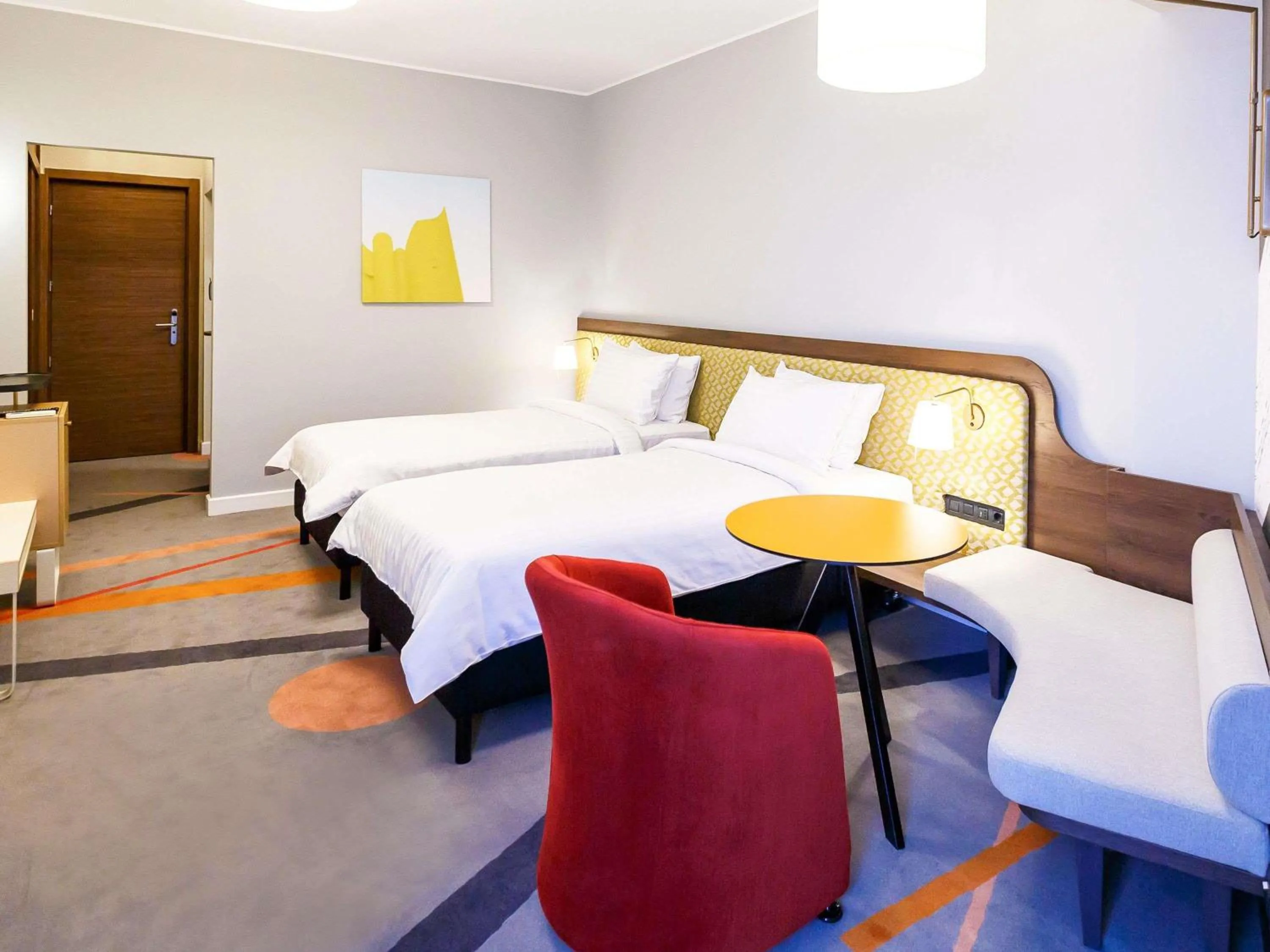 Property building, Bed in Mercure Galati Centrum