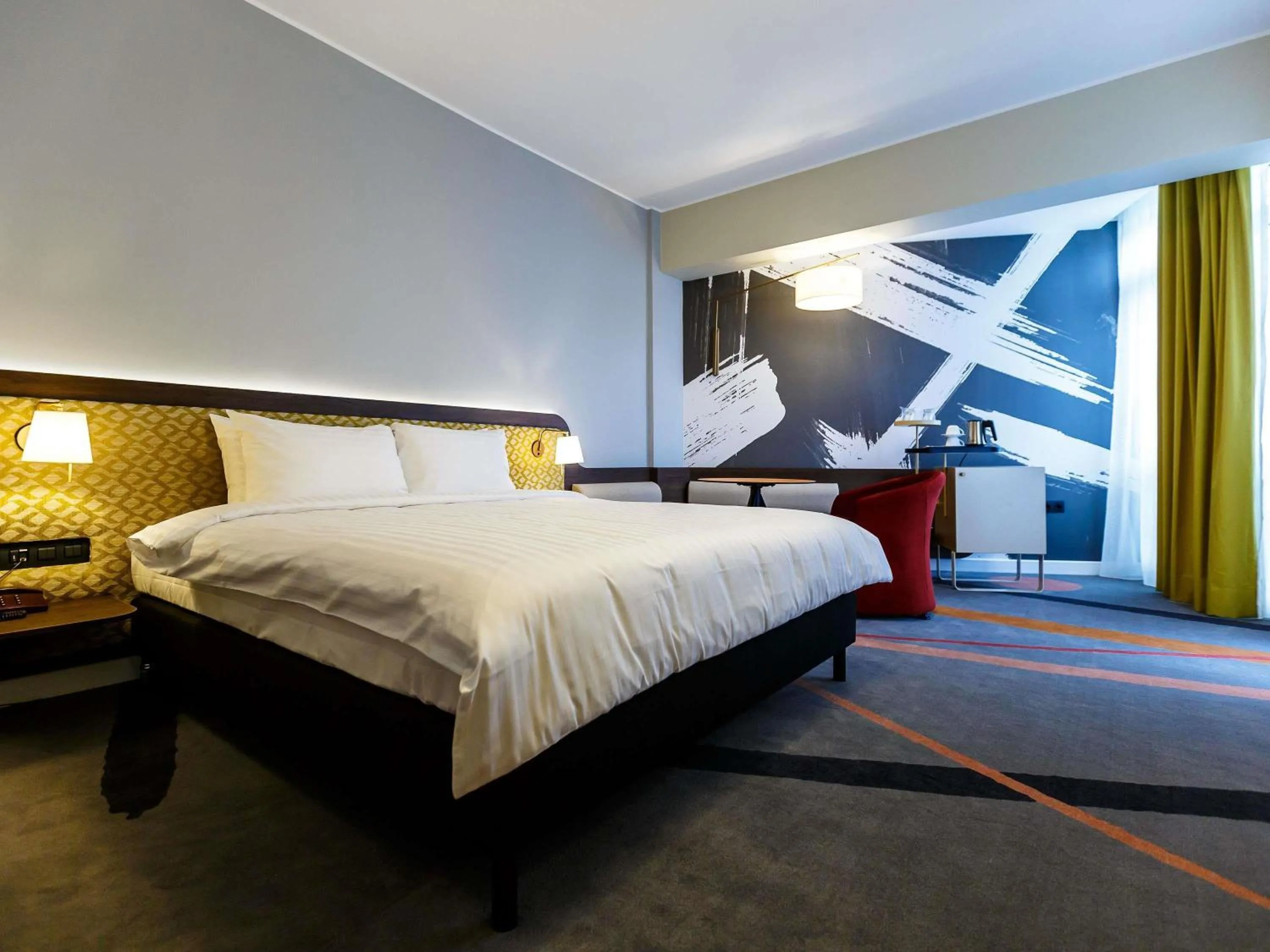 Property building, Bed in Mercure Galati Centrum