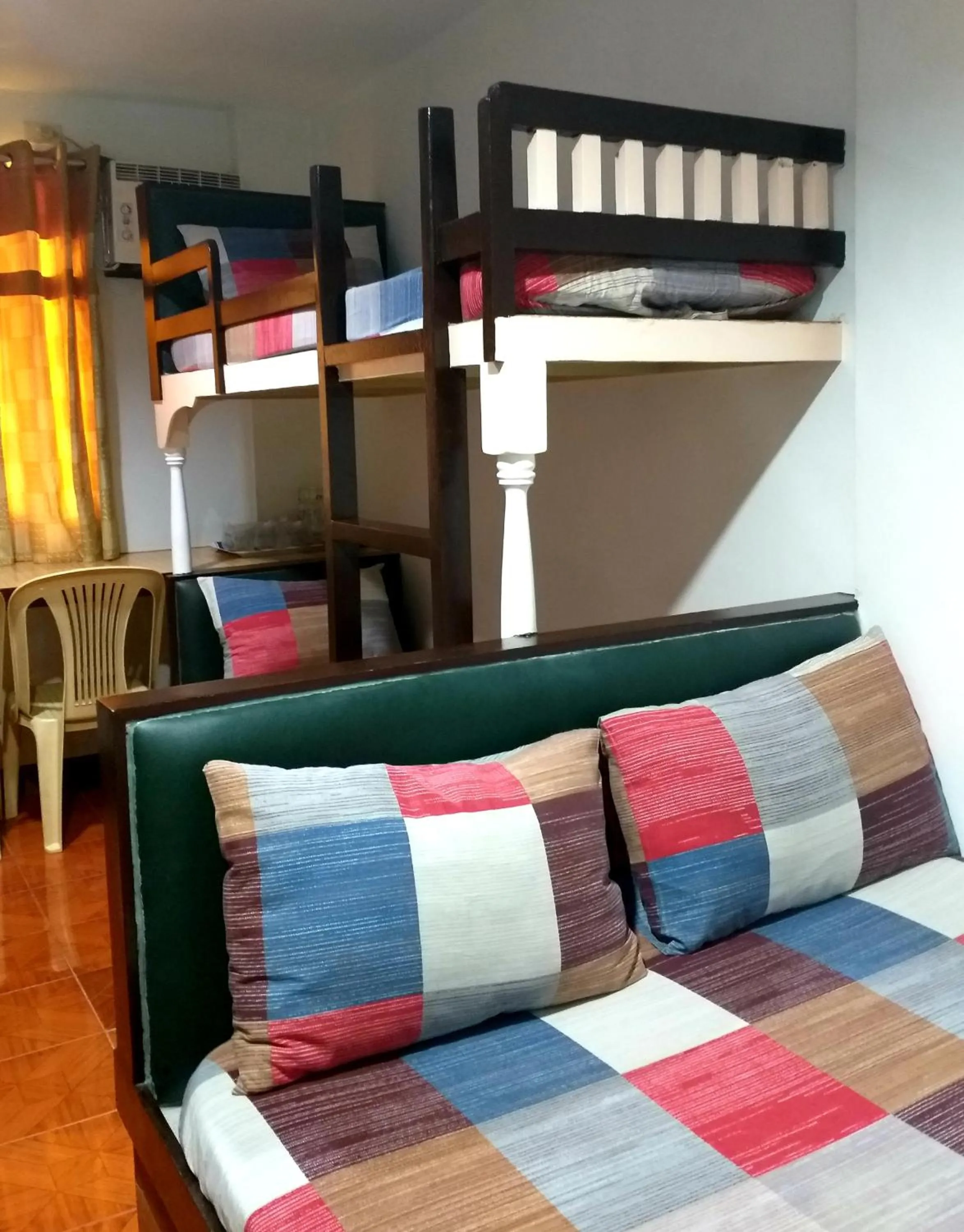 bunk bed in Park Vil-la Apartelle