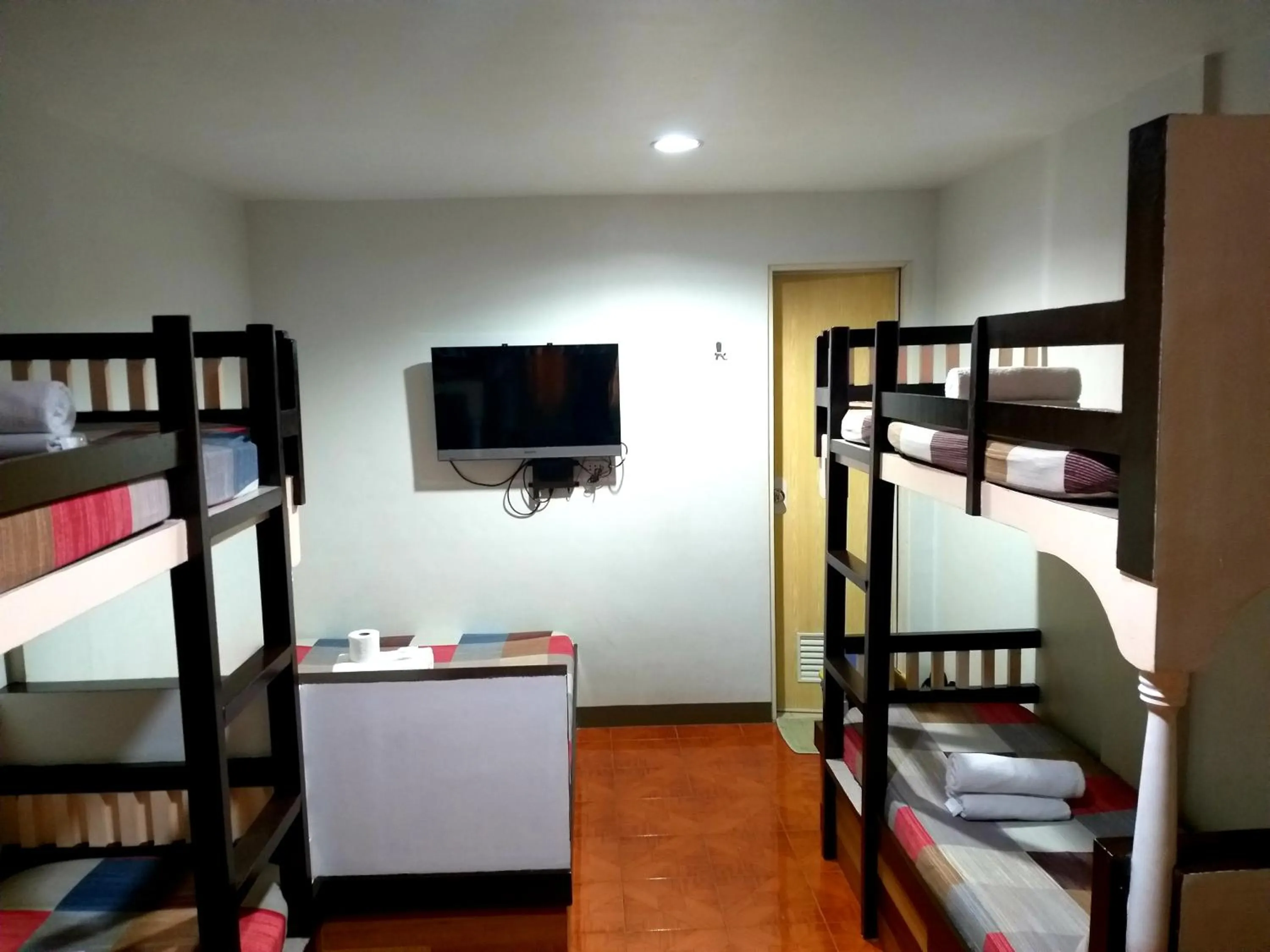 bunk bed in Park Vil-la Apartelle