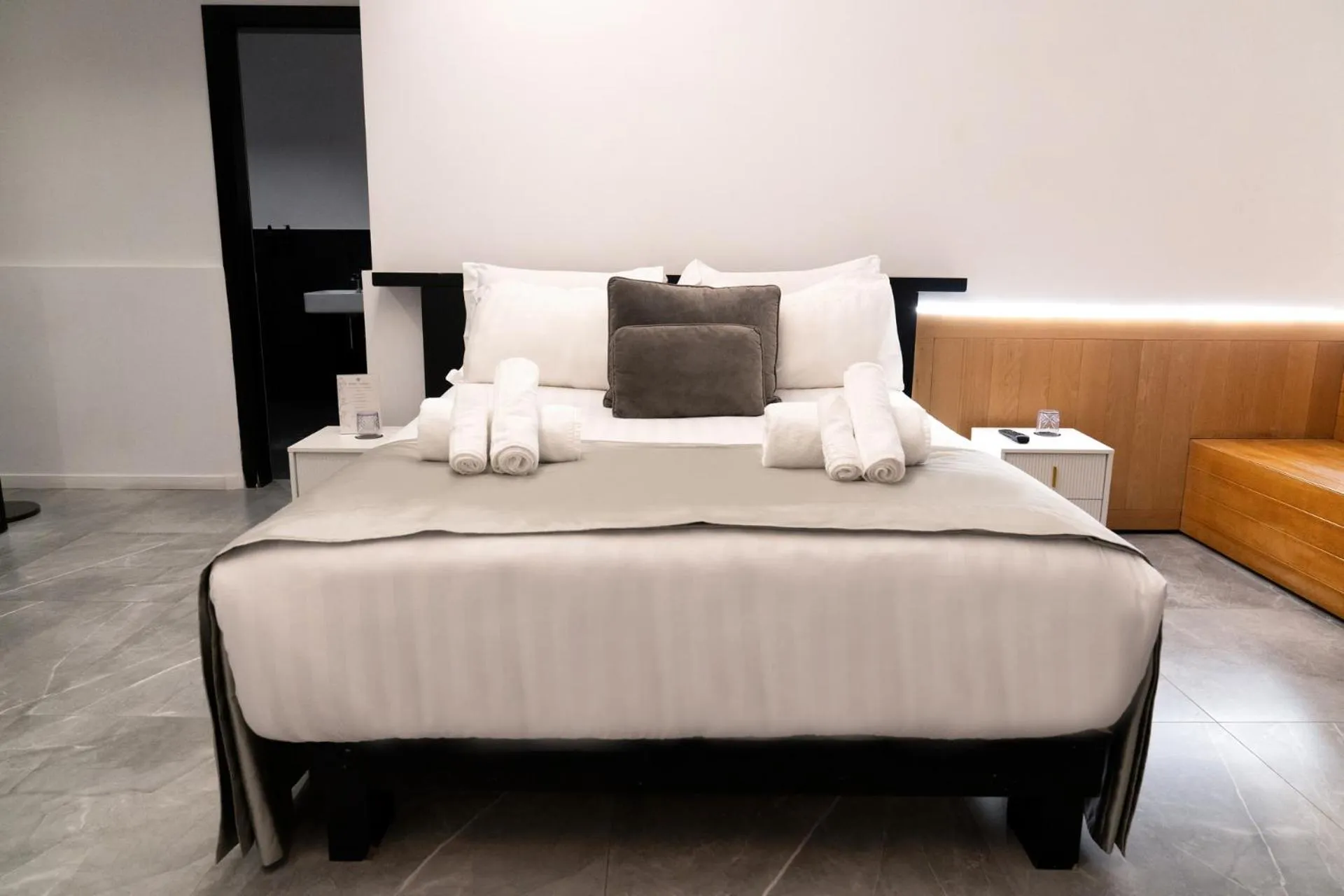 Bed in Secret Garden Resort & Spa