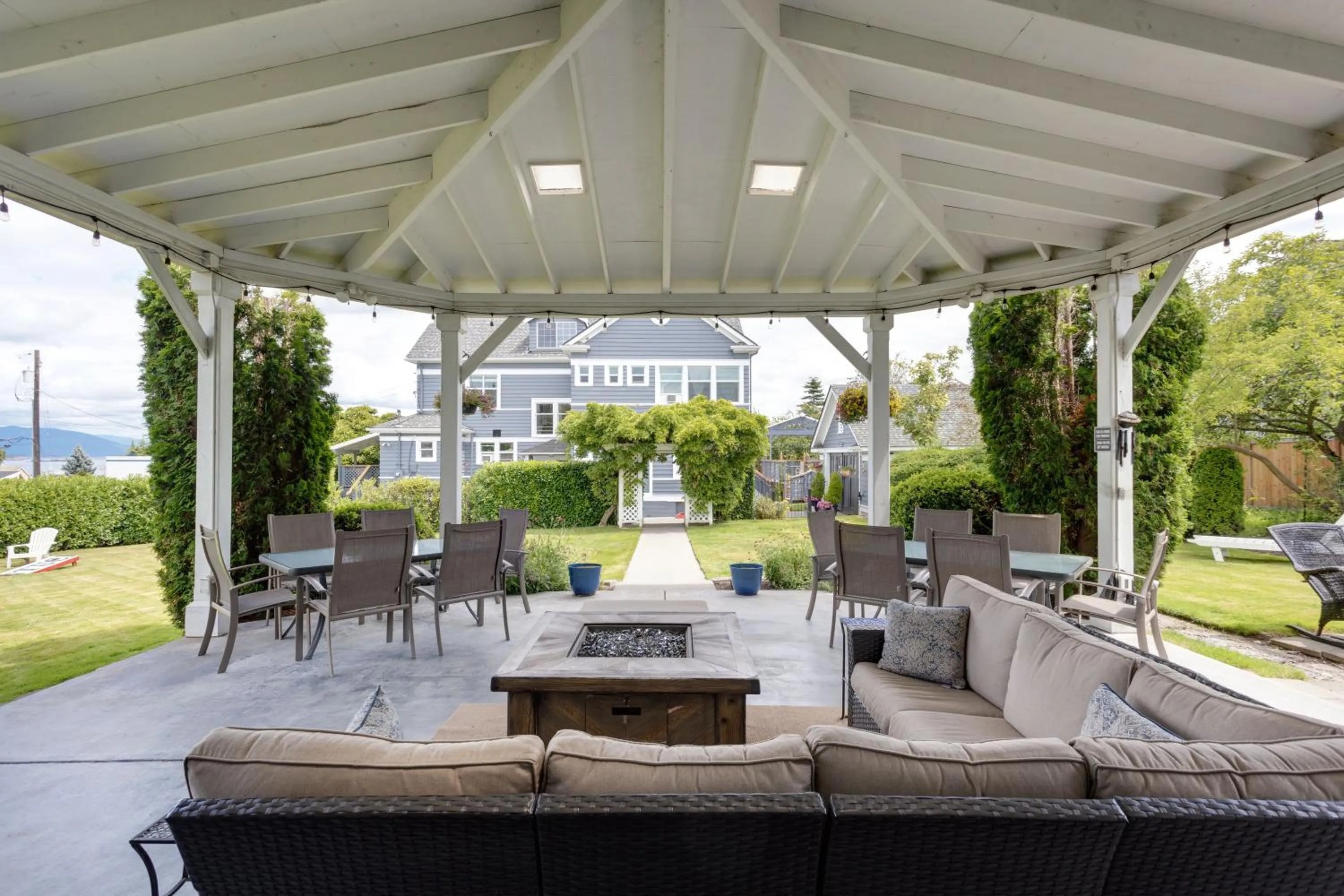 Nantucket Inn - Anacortes