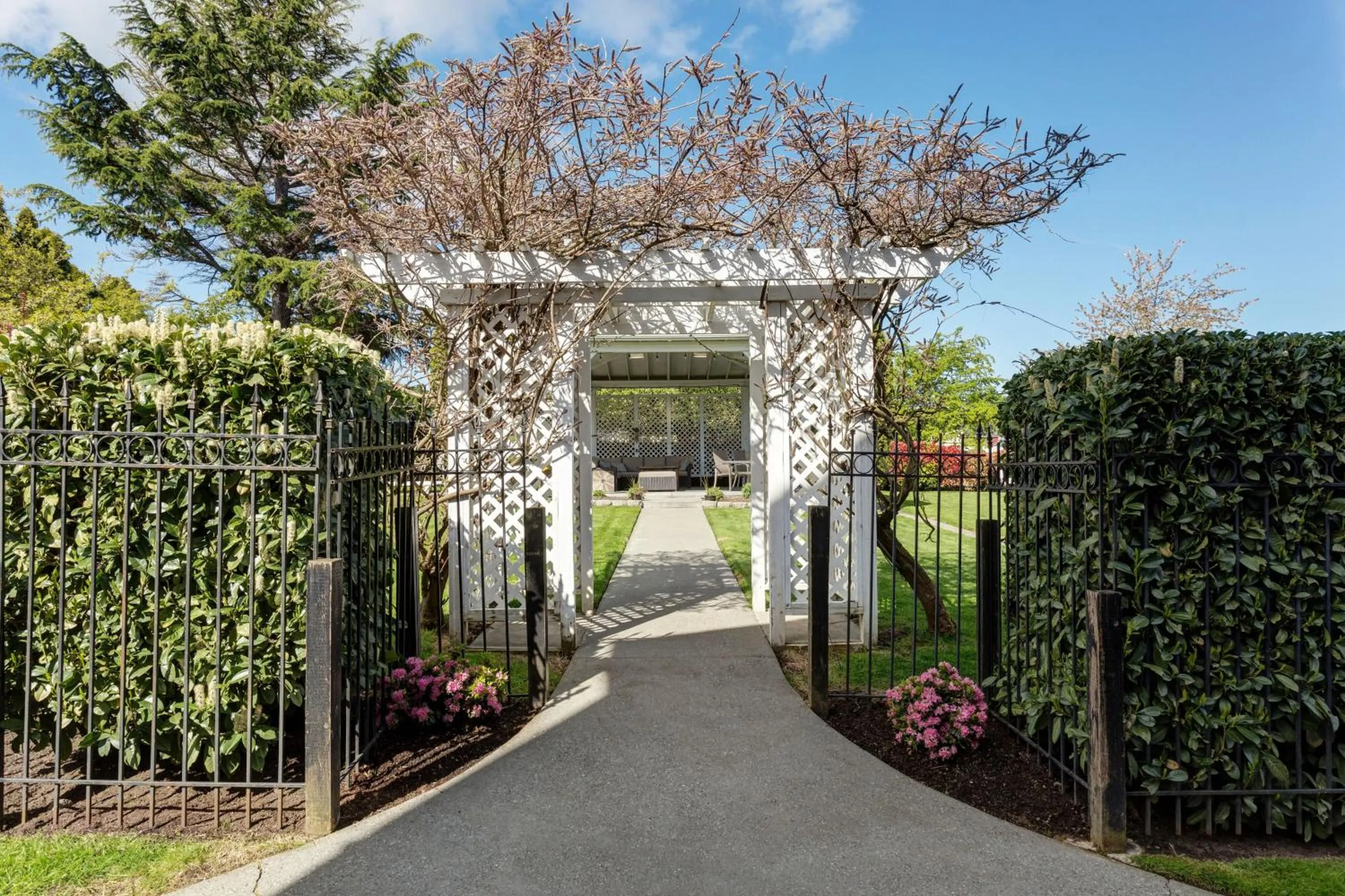 Patio in Nantucket Inn - Anacortes
