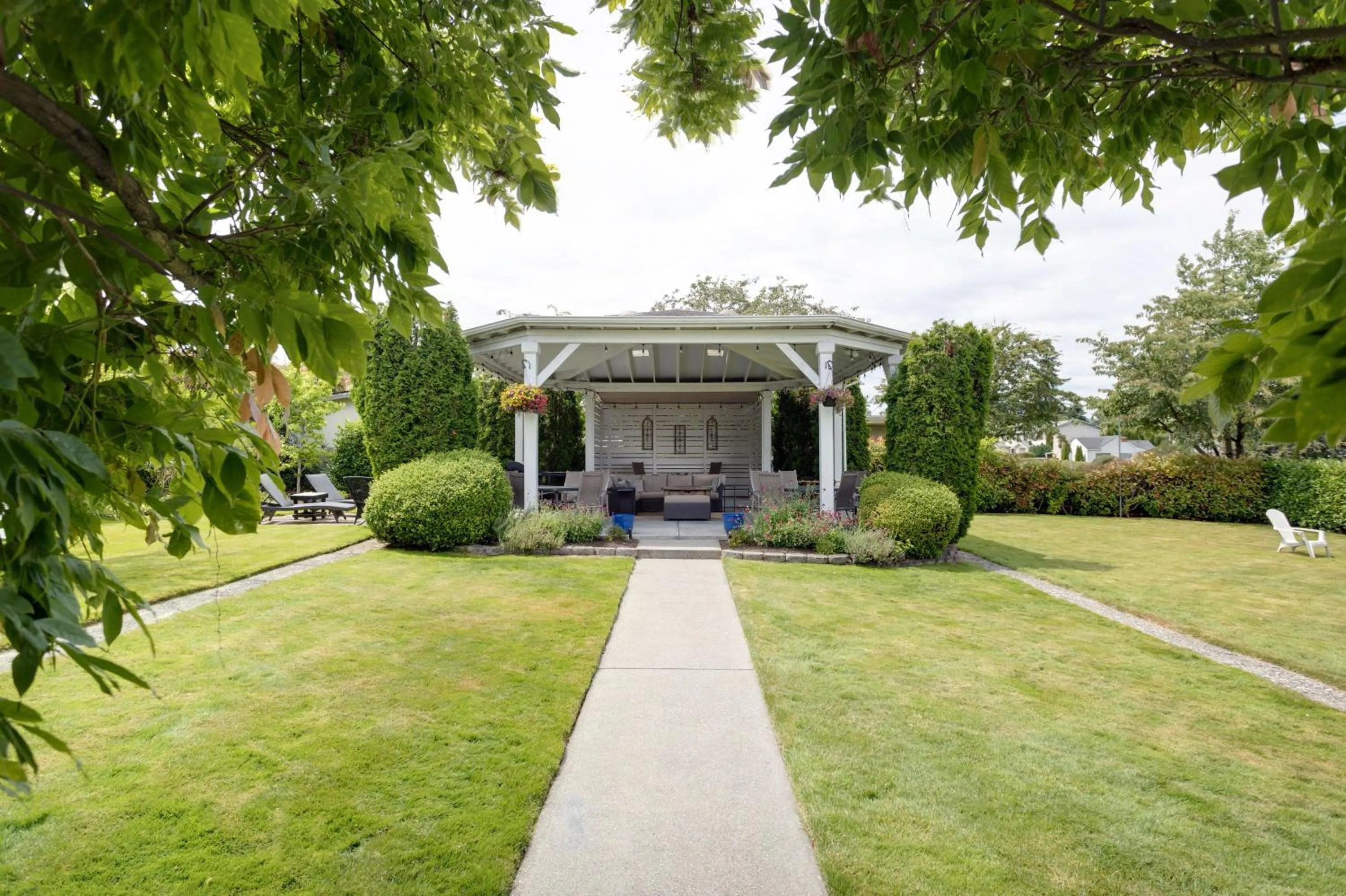 Nantucket Inn - Anacortes