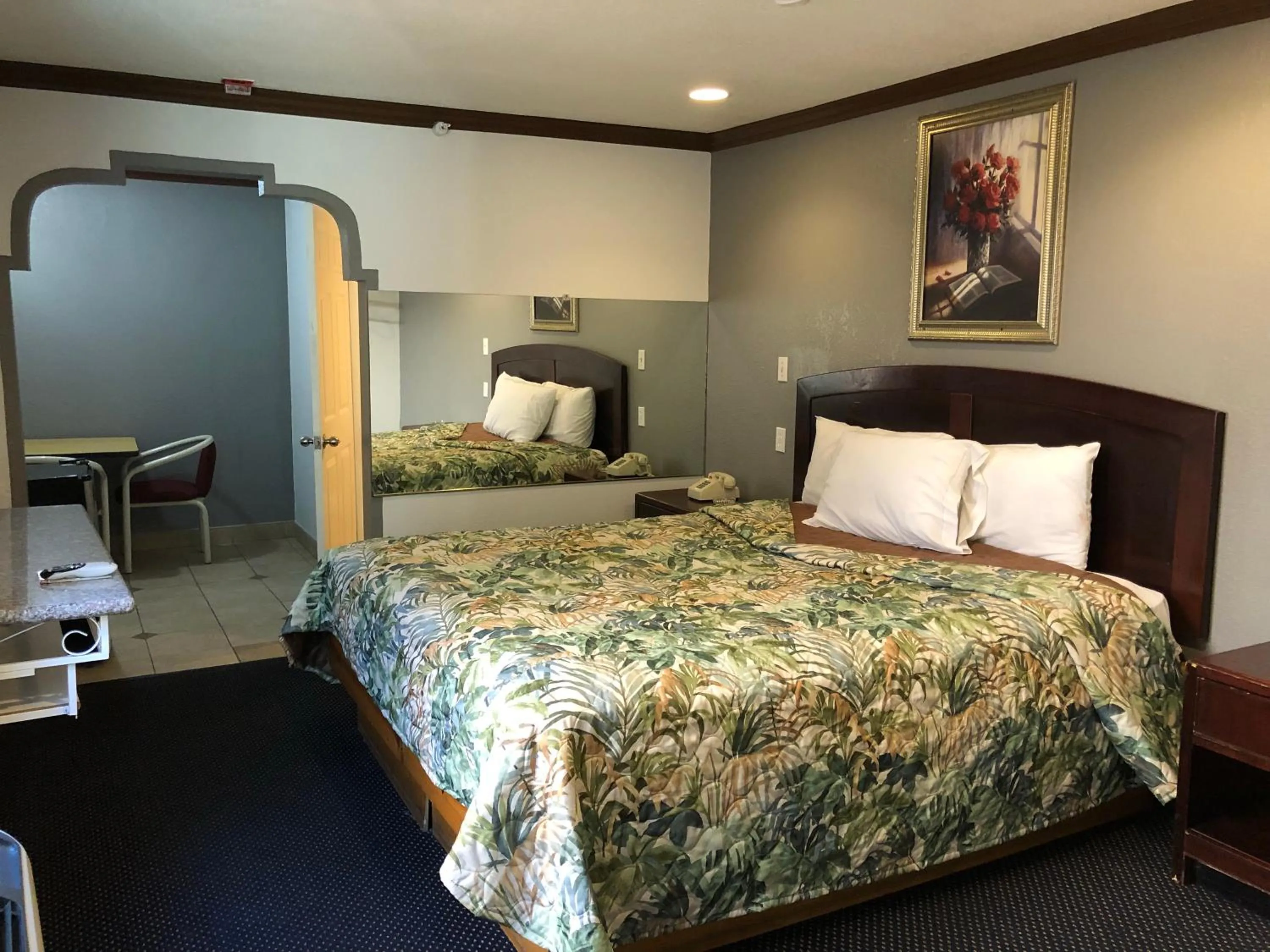 Bed in Starlight Inn, Valley Blvd - Downtown LA