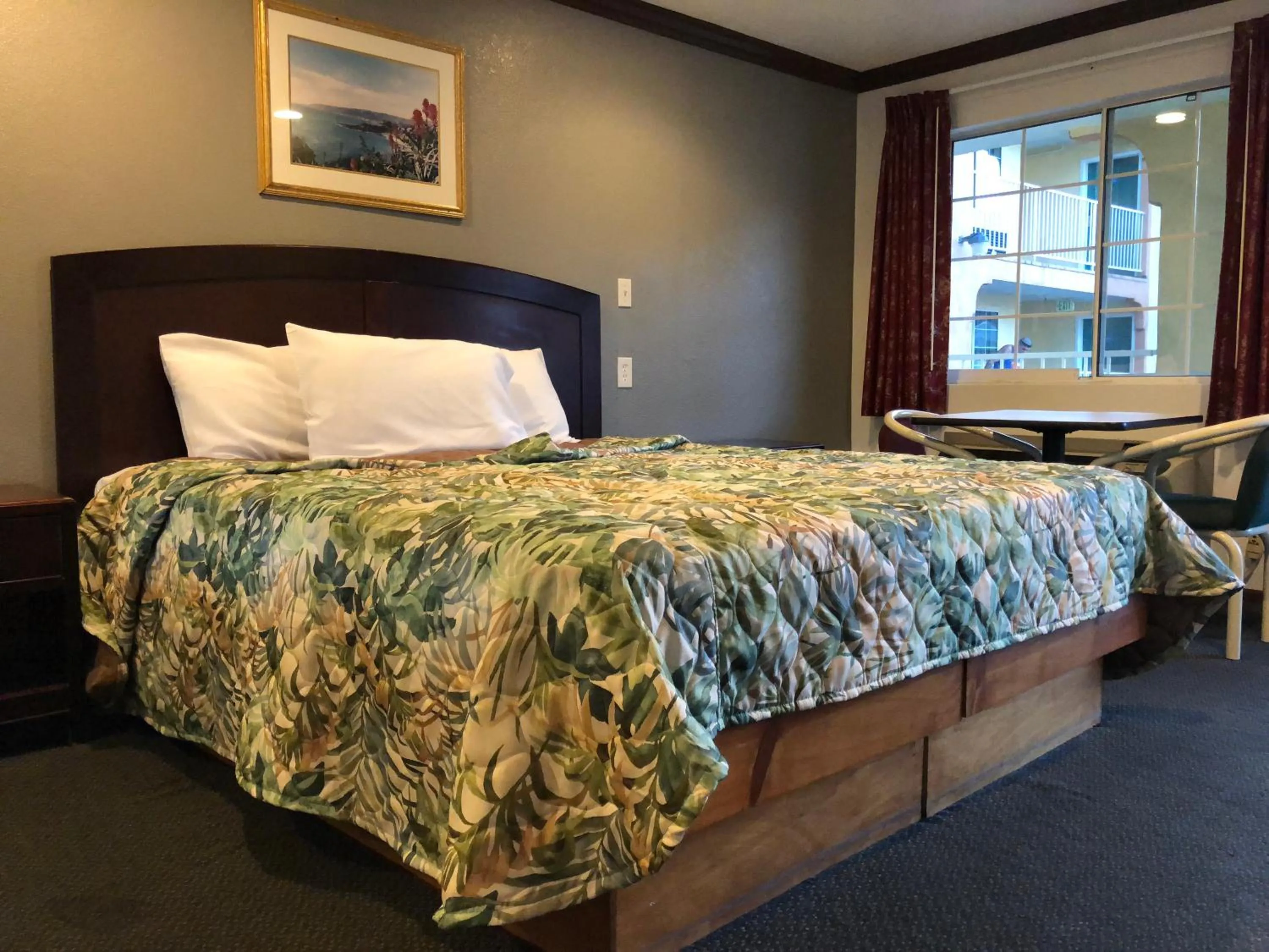 Bed in Starlight Inn, Valley Blvd - Downtown LA