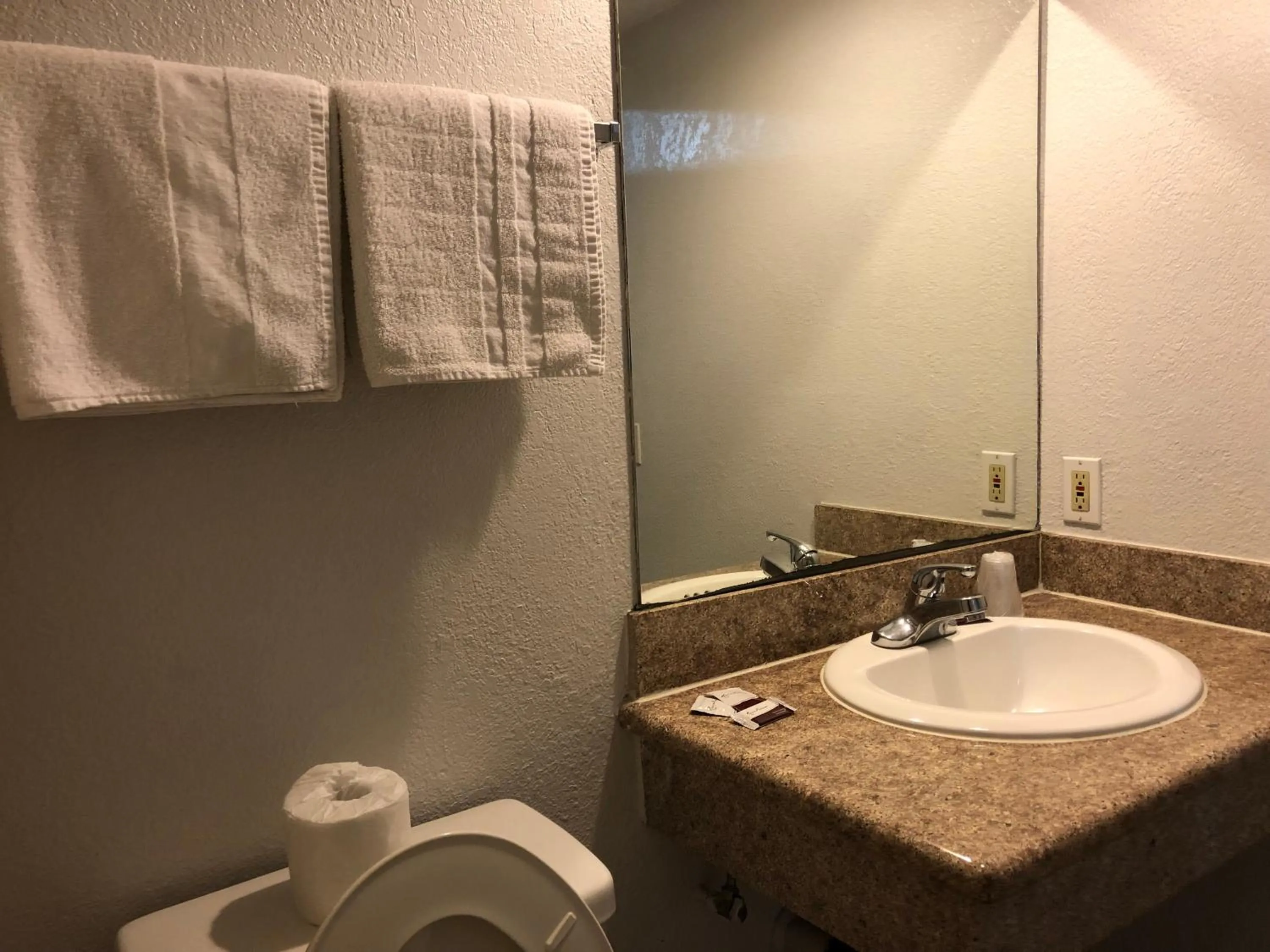 Starlight Inn, Valley Blvd - Downtown LA