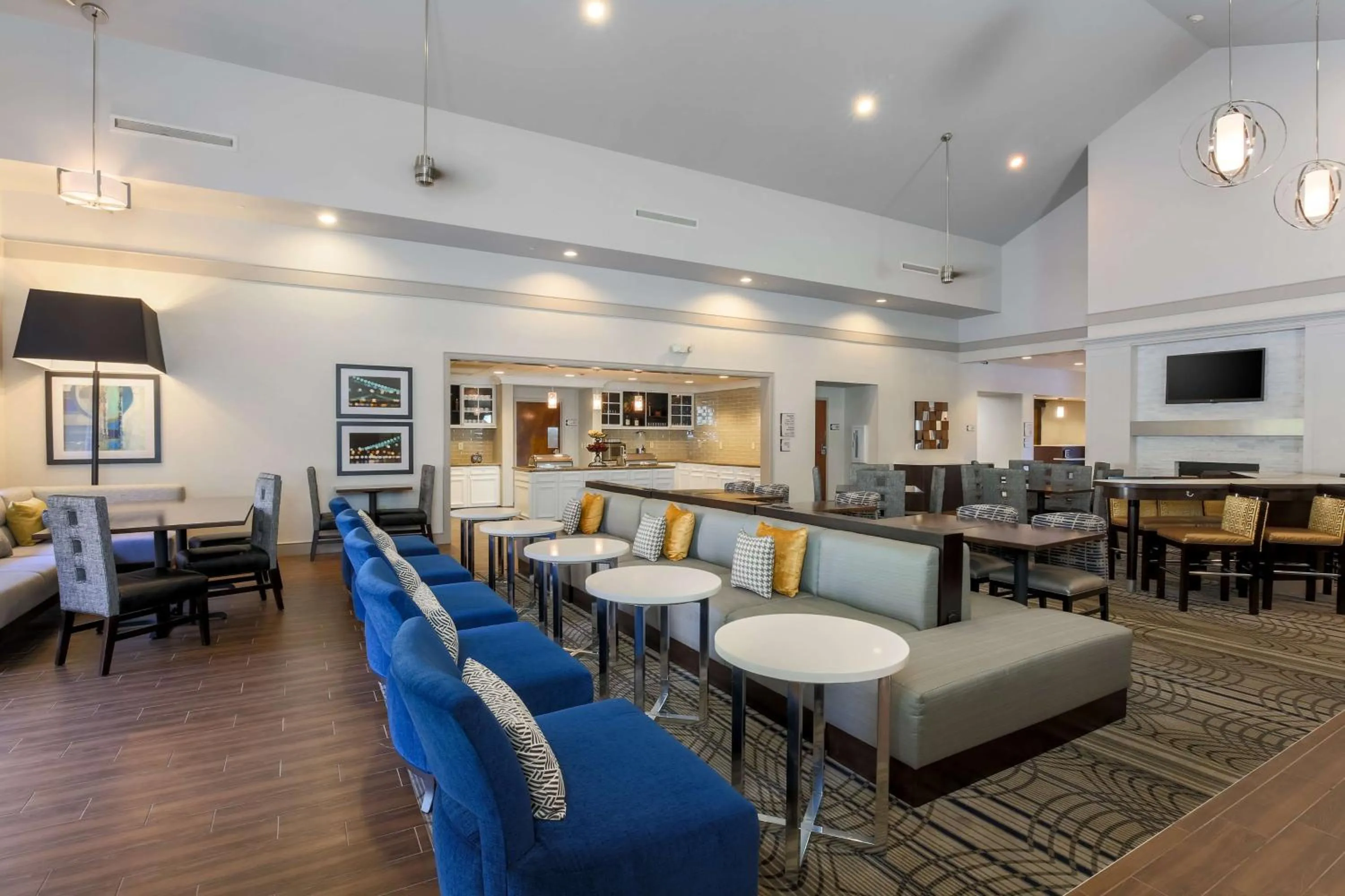 Lobby or reception in Homewood Suites by Hilton Southwind - Hacks Cross