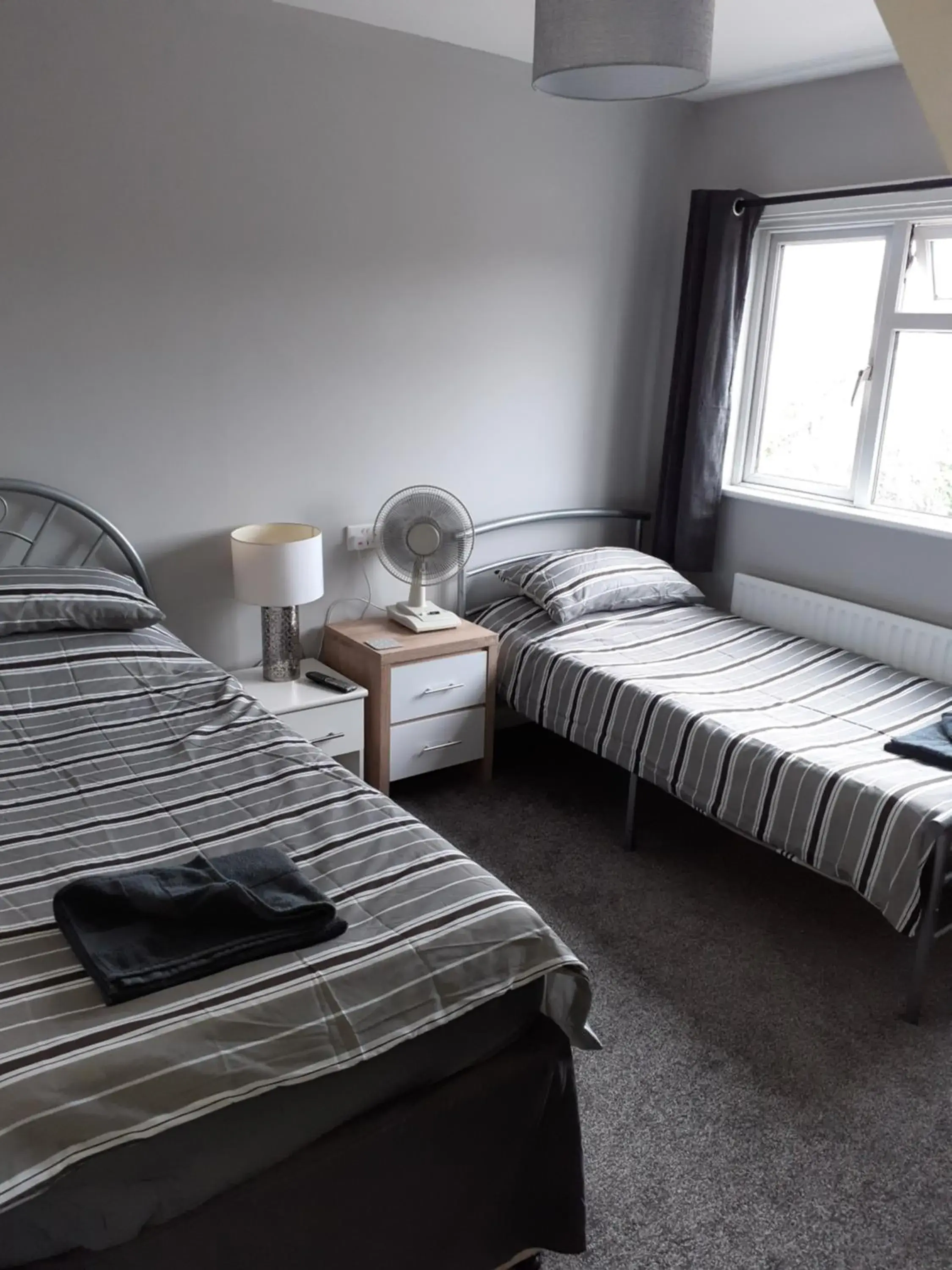 Budget Twin Room in Caversham Lodge Budget Twin Room in Caversham Lodge