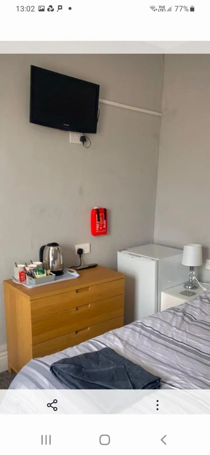 Coffee/tea facilities, Bed in Caversham Lodge