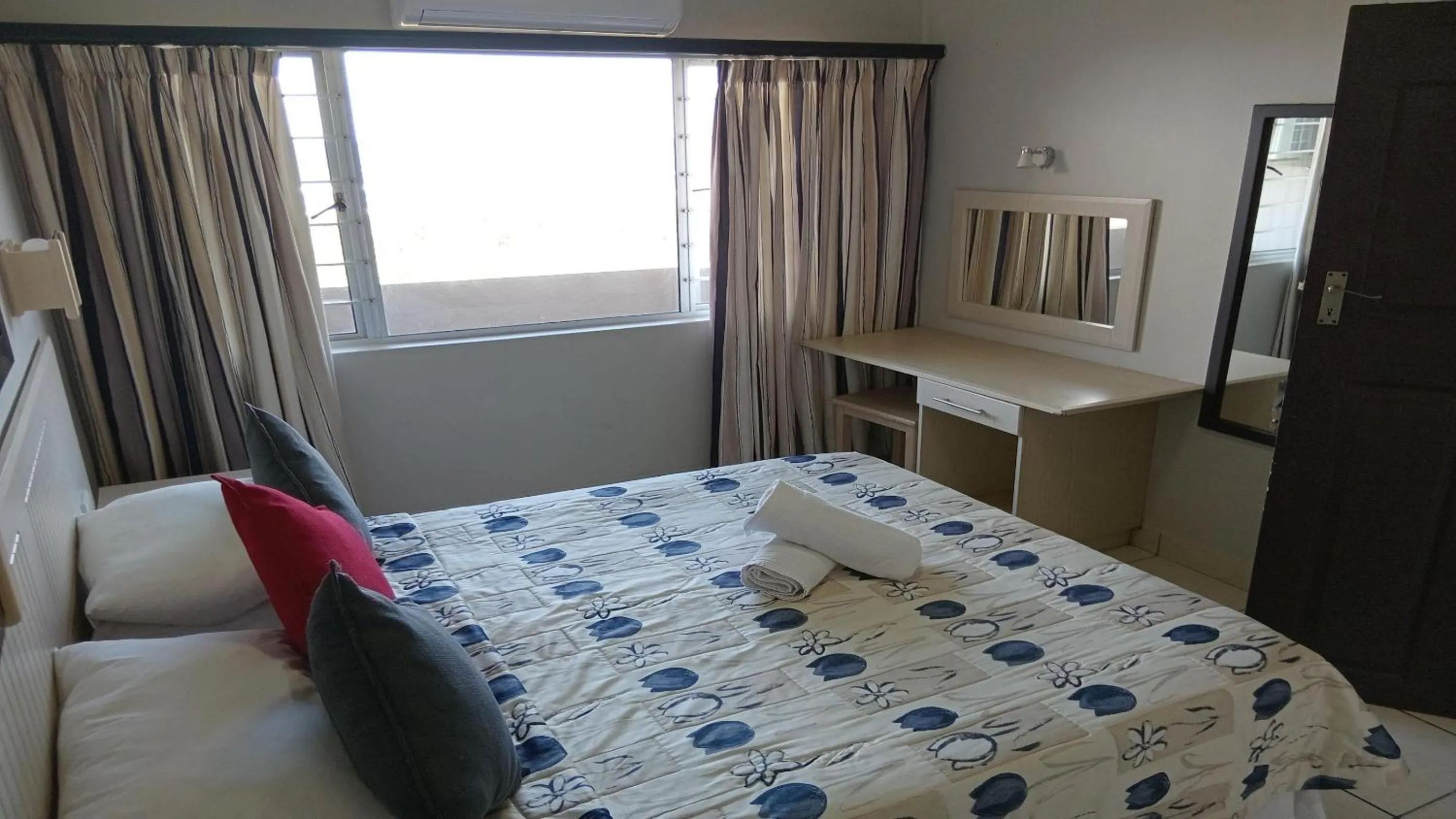 Photo of the whole room, Bed in Sunrise Beach Resort